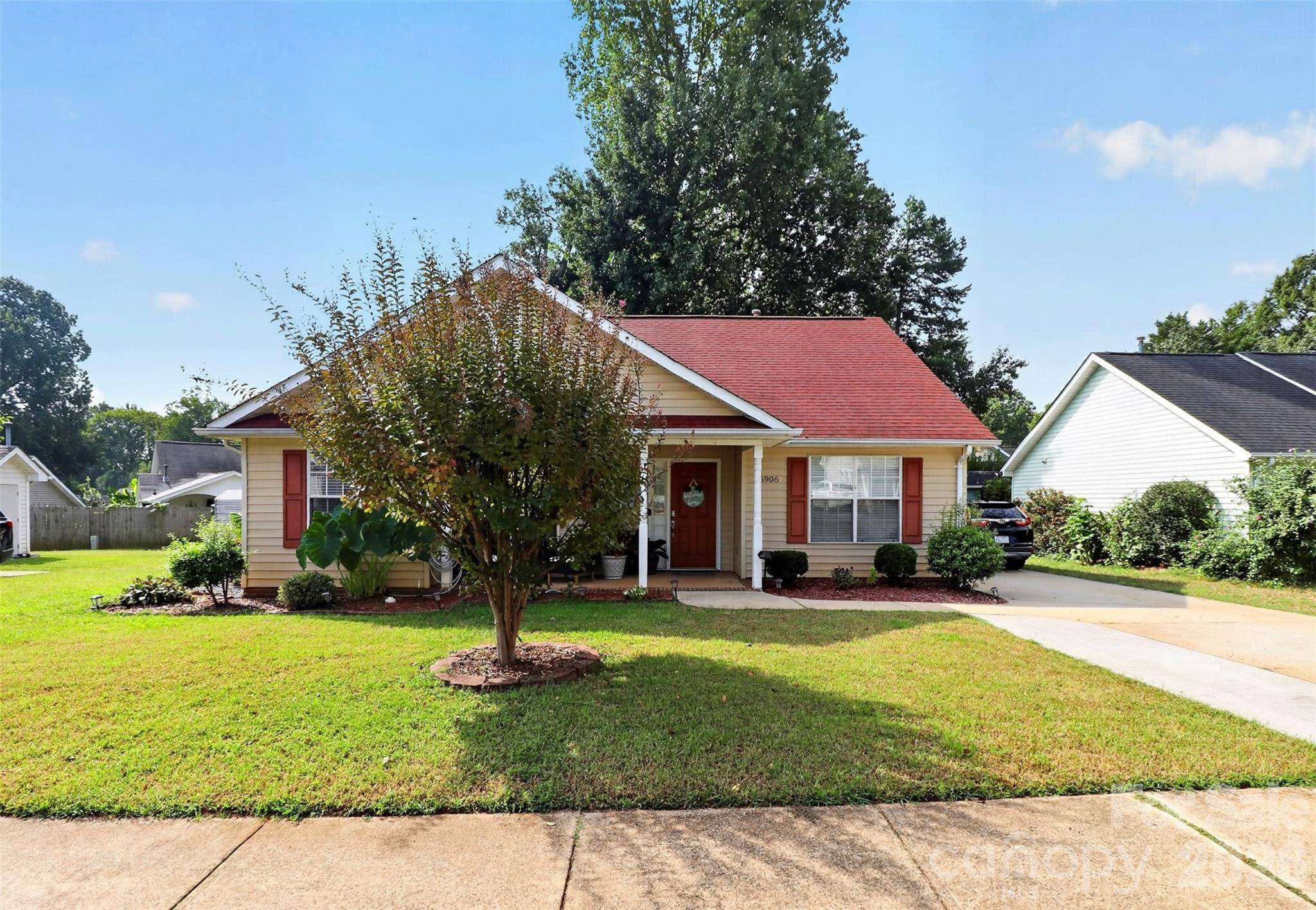 5906 Country Walk DR, Charlotte, NC 28212