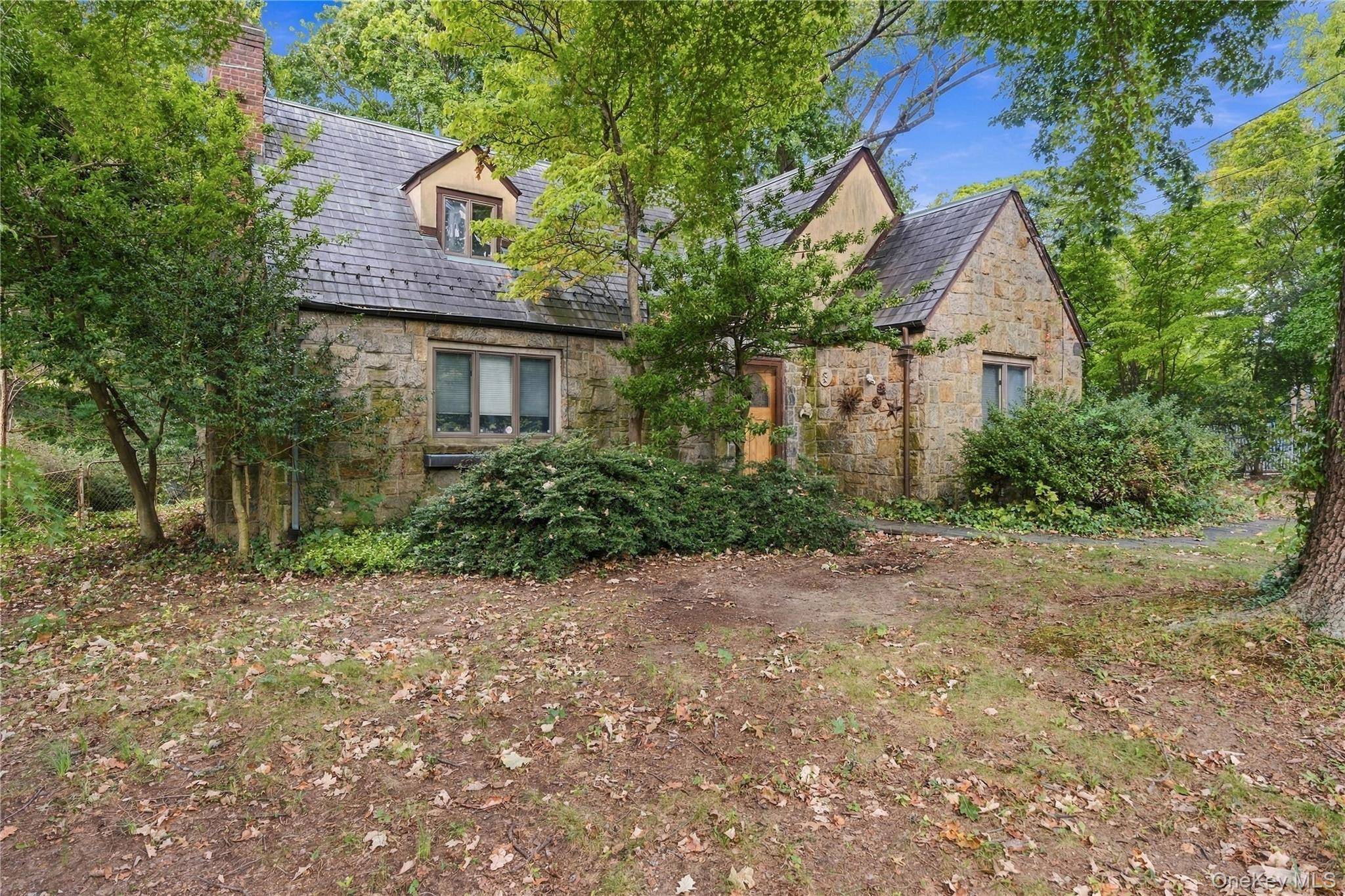116 Huntington RD, Port Washington, NY 11050