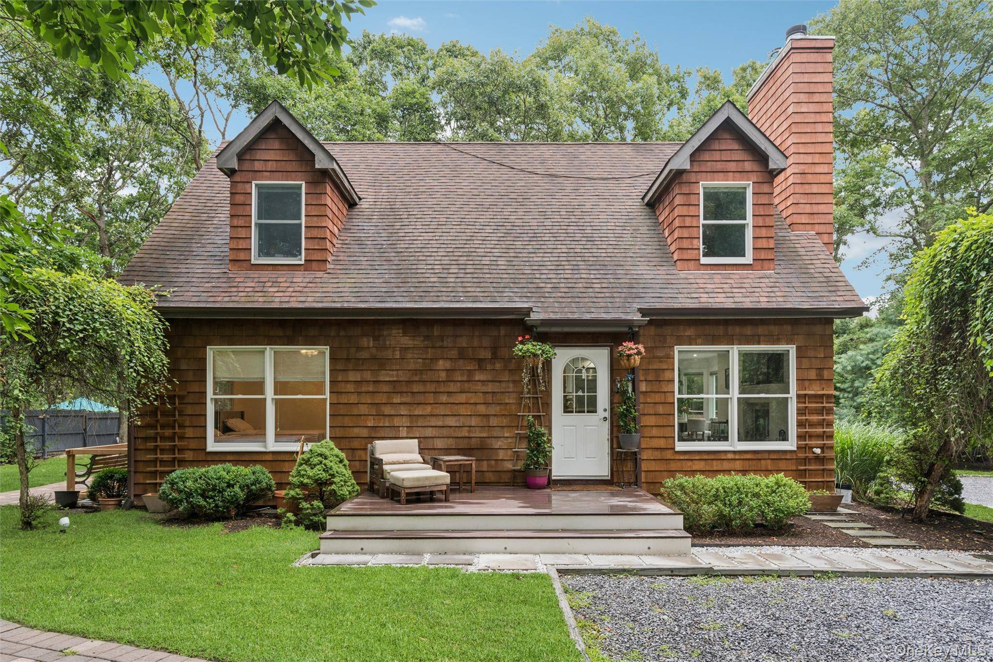 15 Hawthorne ST, East Hampton, NY 11937