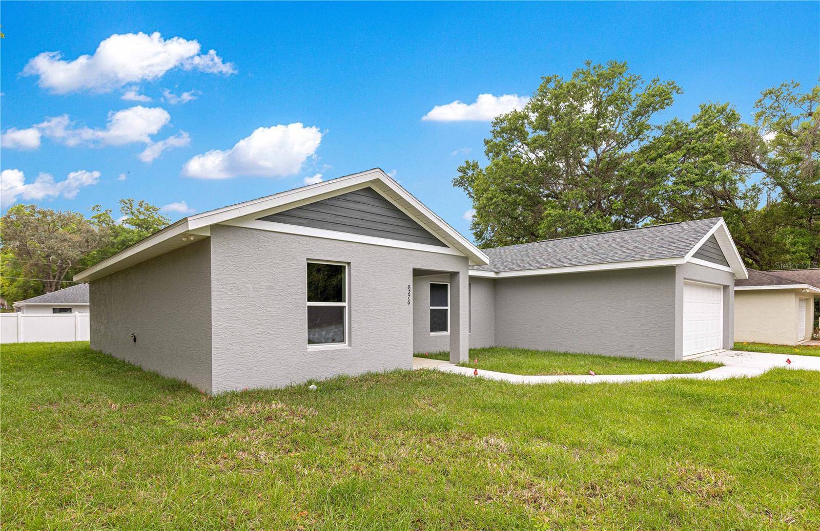 13 FISHER RUN TER, Ocklawaha, FL 32179