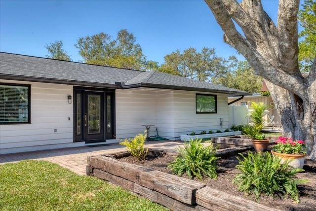2553 E PAULSTAN CT, Sarasota, FL 34237