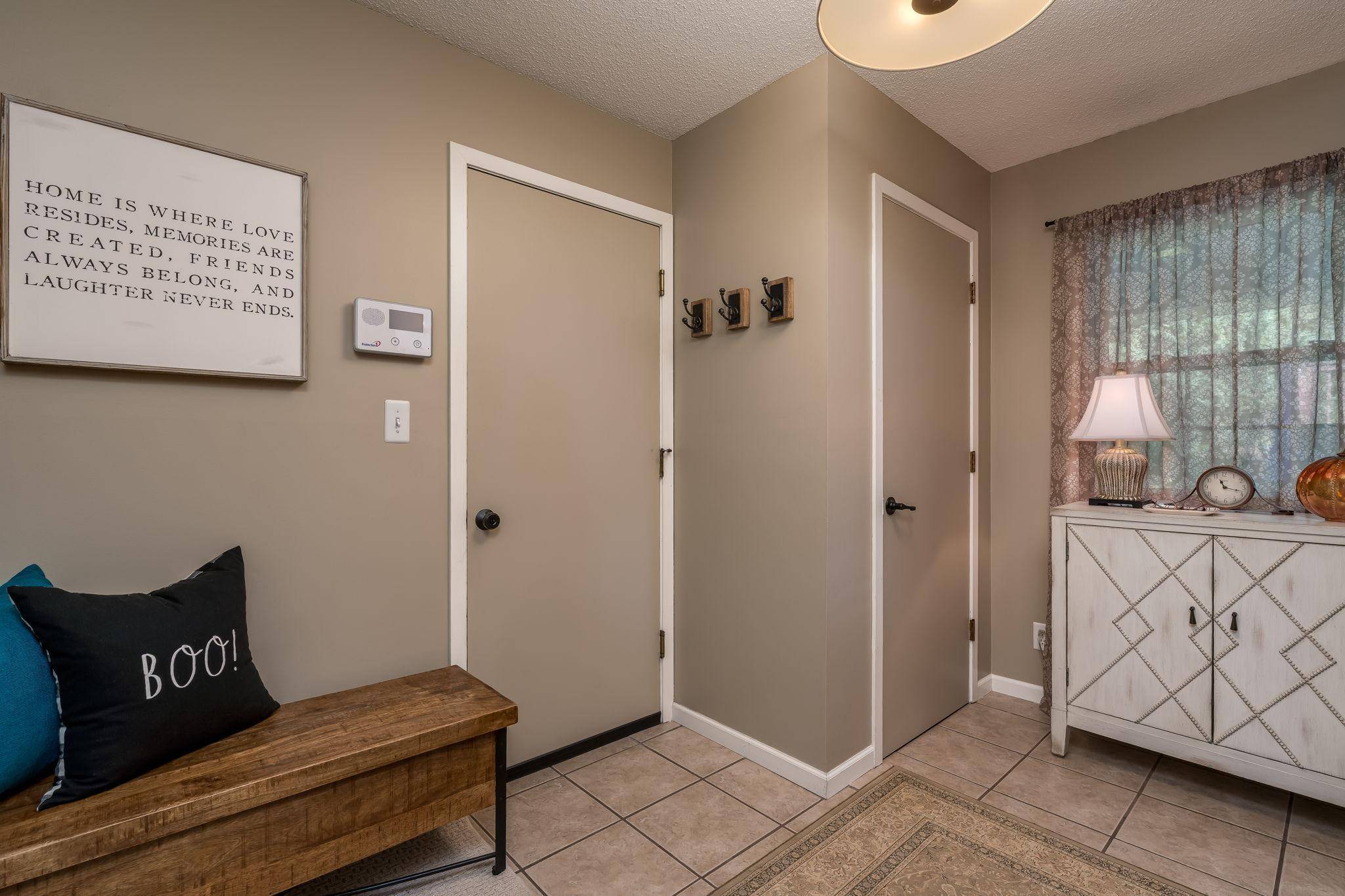 204 Viking DR, Mankato, MN 56001
