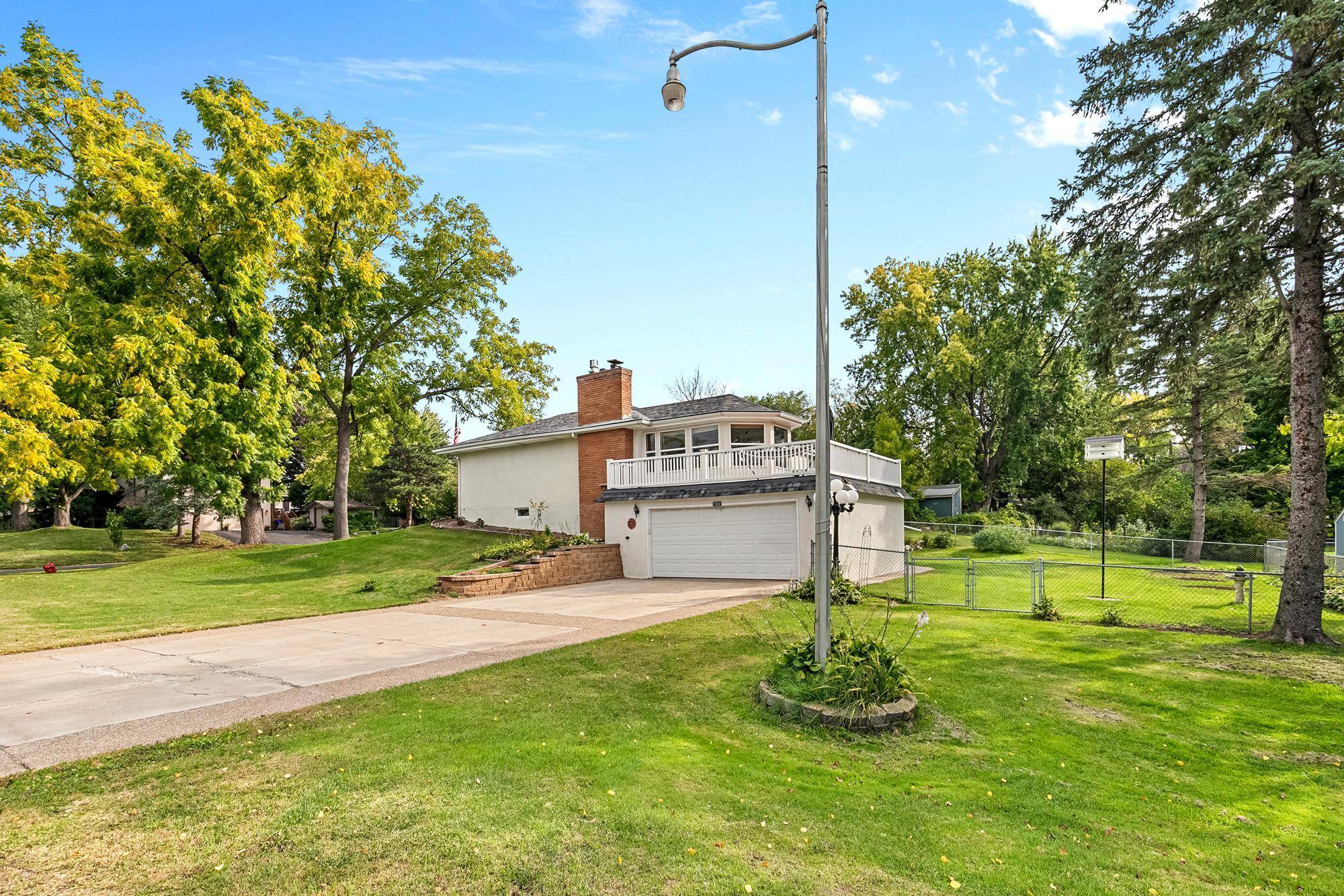 13881 90th AVE N, Maple Grove, MN 55369