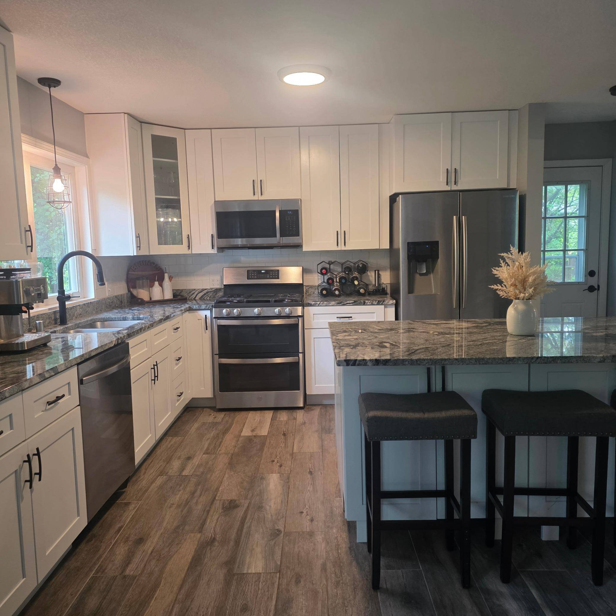 14104 Knollway DR N, Minnetonka, MN 55305