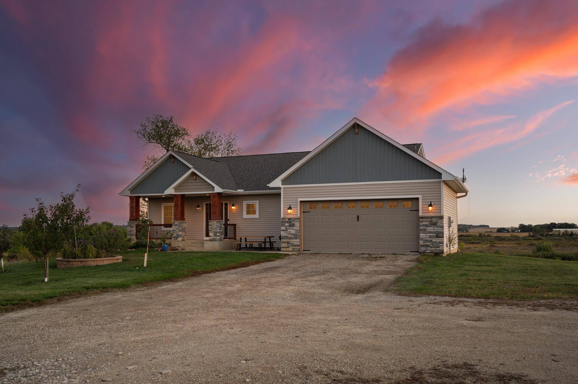 1060 230th ST W, Farmington, MN 55024