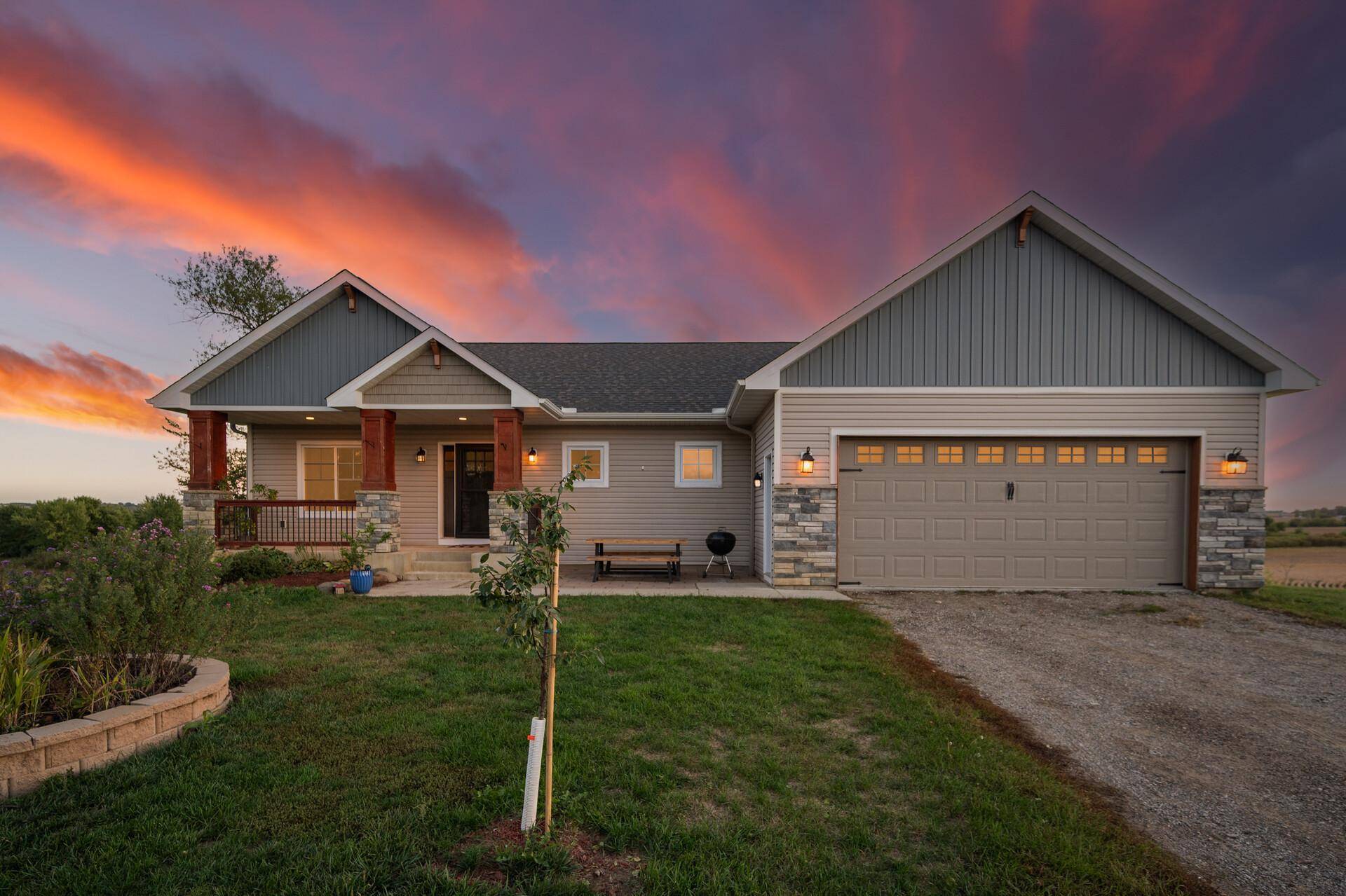 1060 230th ST W, Farmington, MN 55024