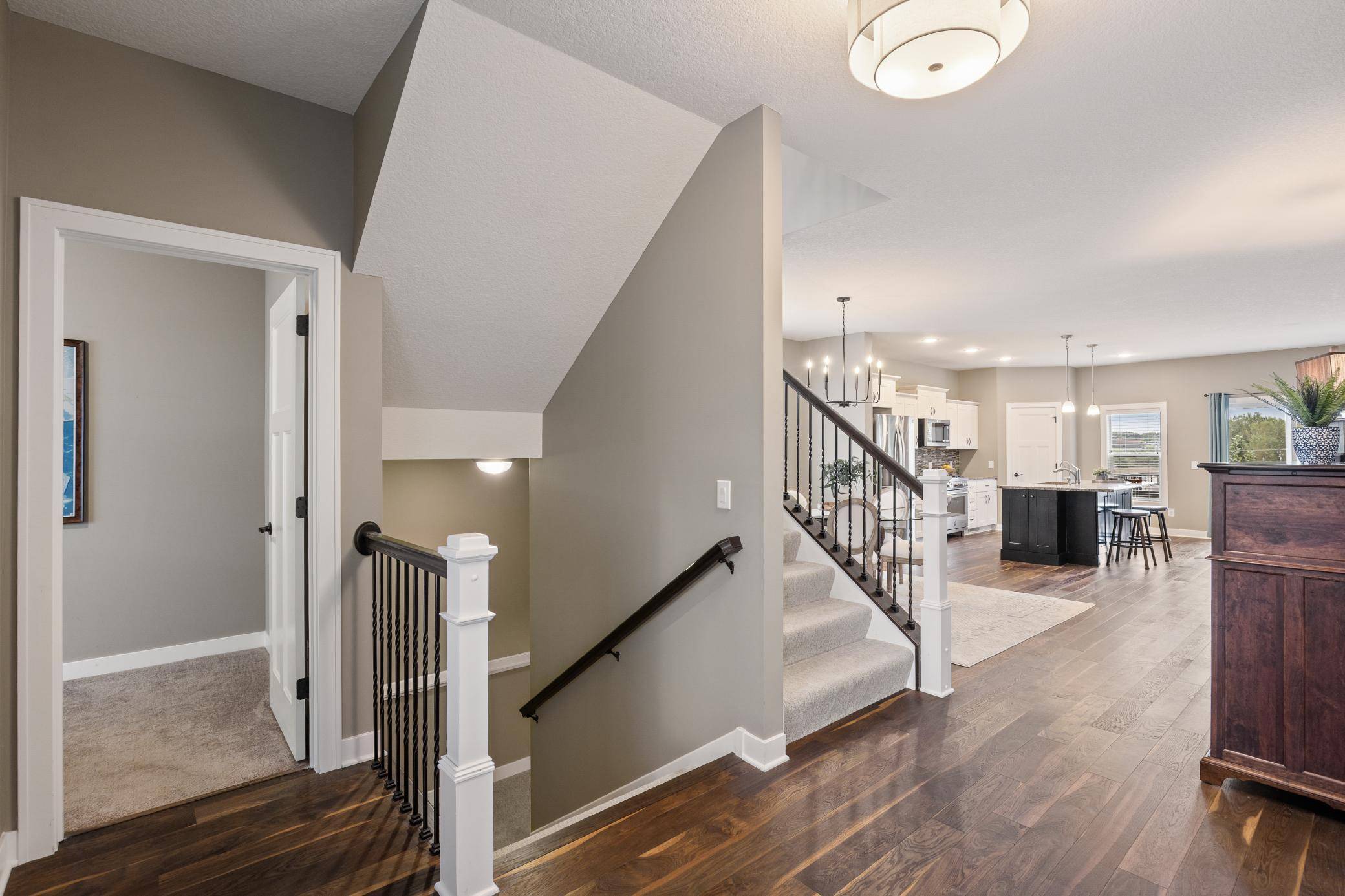 9060 Degler CIR, Chanhassen, MN 55317