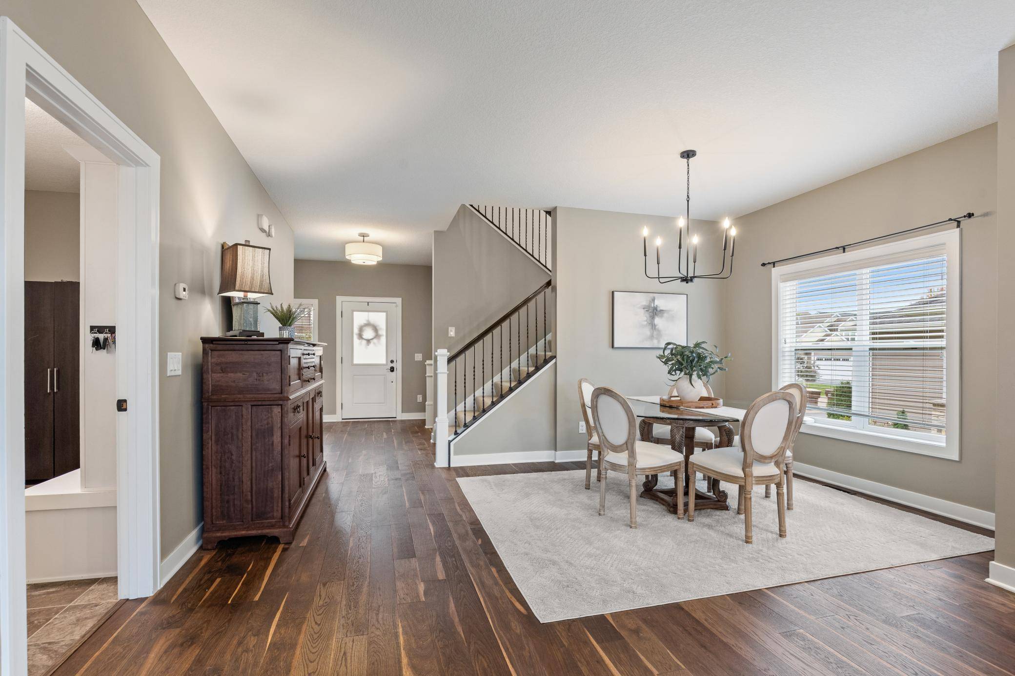 9060 Degler CIR, Chanhassen, MN 55317