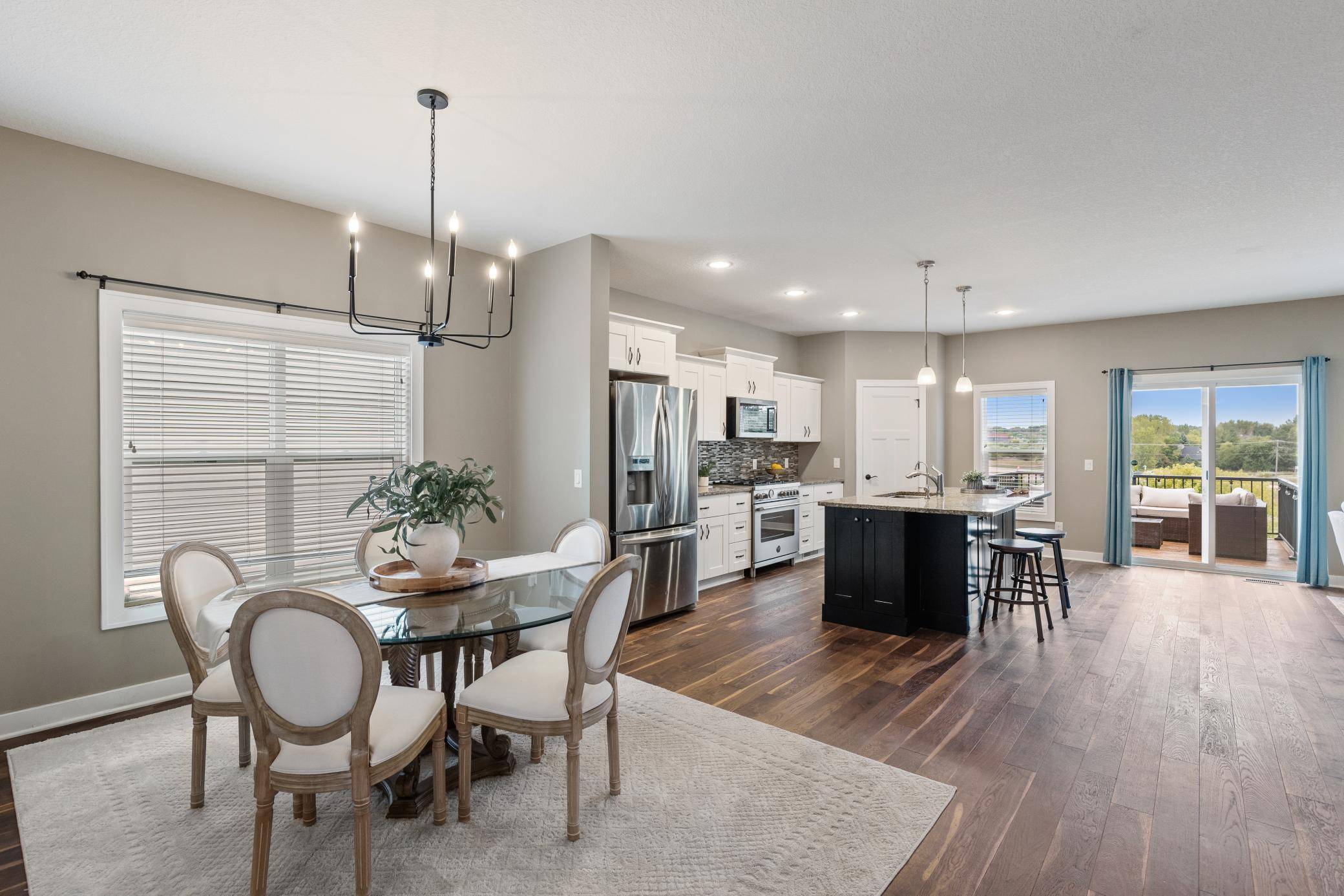 9060 Degler CIR, Chanhassen, MN 55317