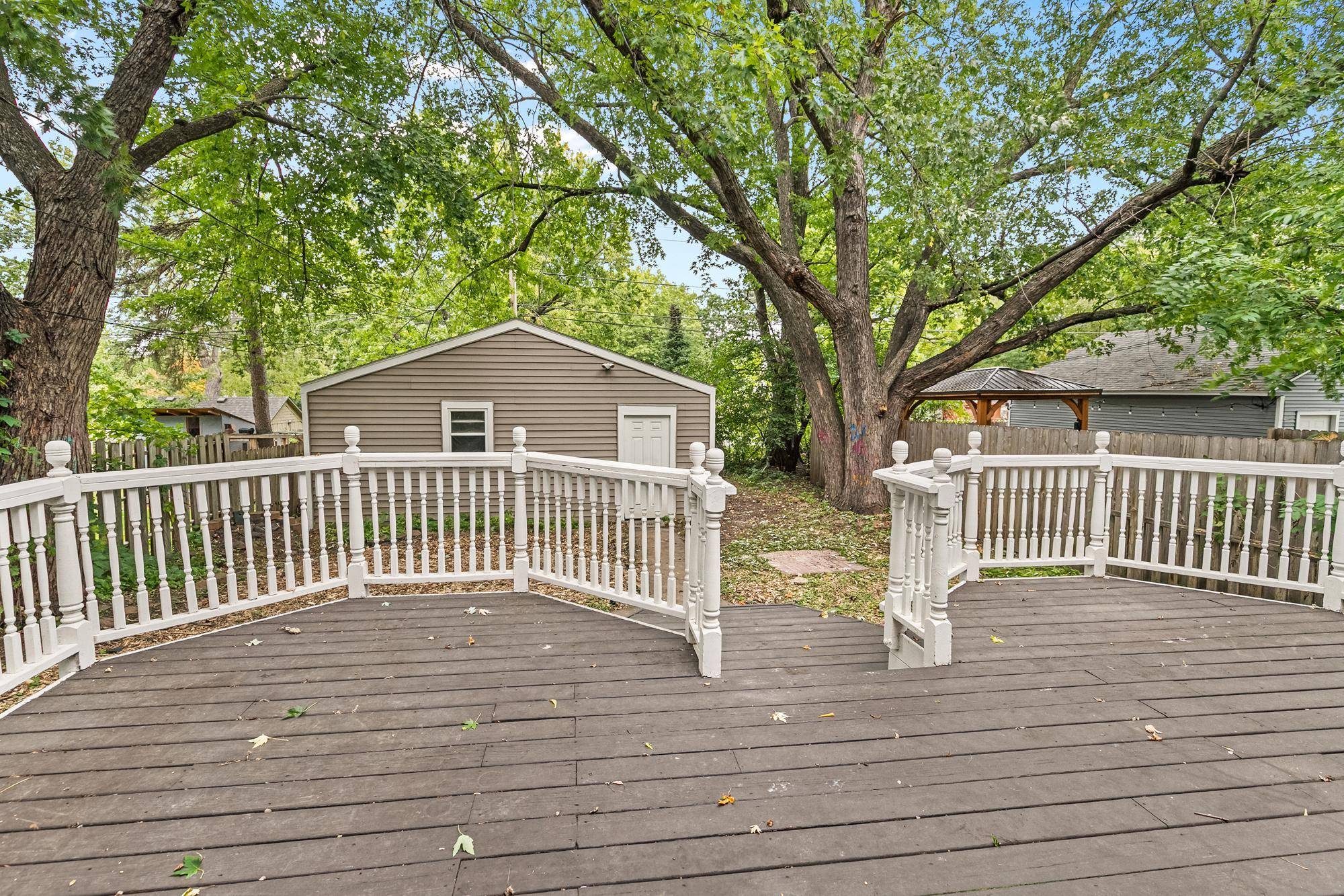 2697 8th AVE E, North Saint Paul, MN 55109