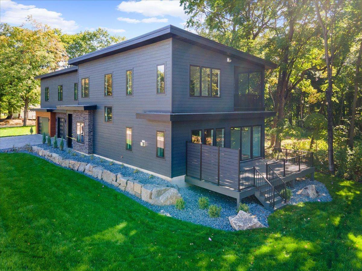 40 Lilah LN, Tonka Bay, MN 55331