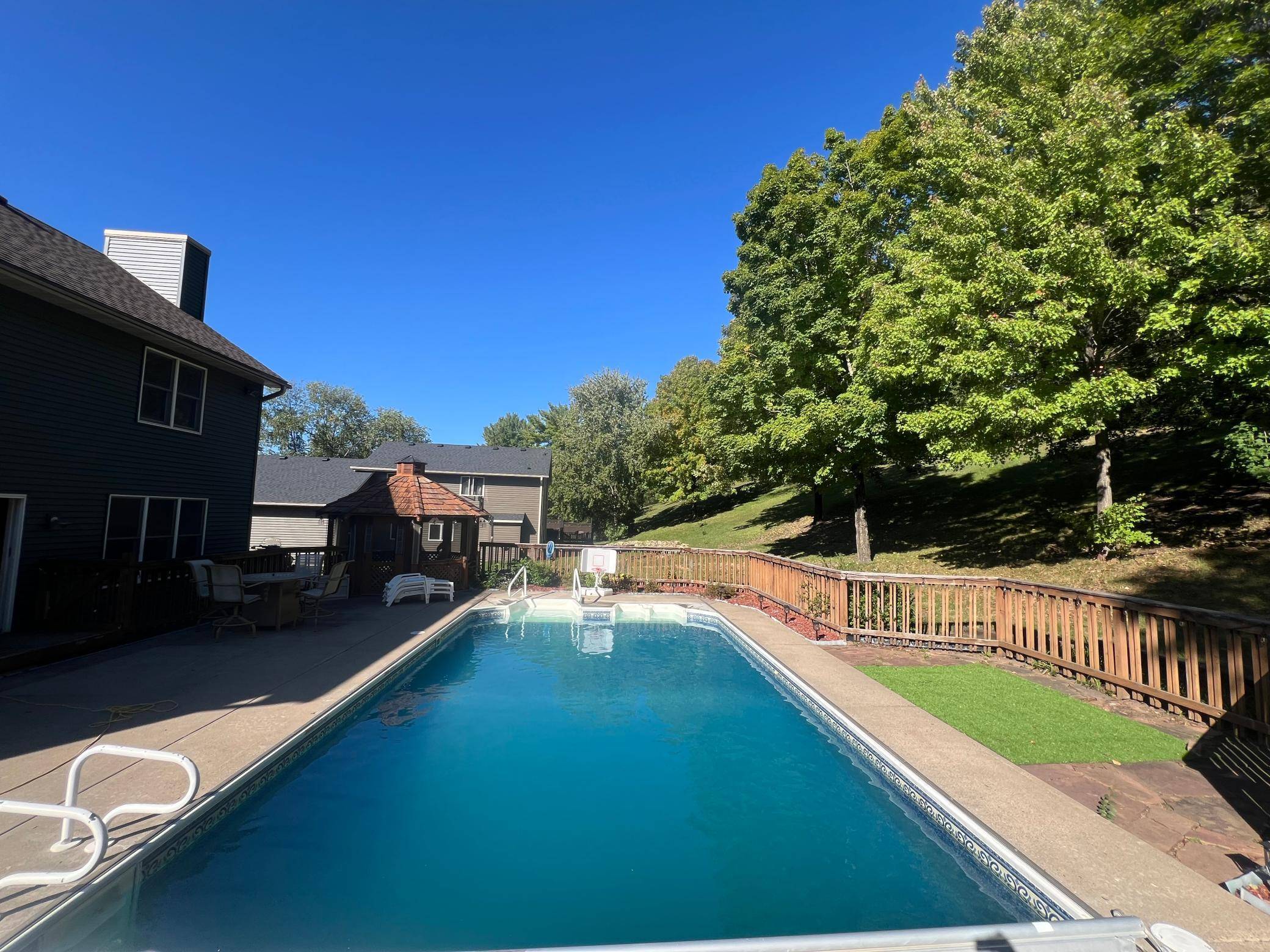 1497 Golf View DR, River Falls, WI 54022