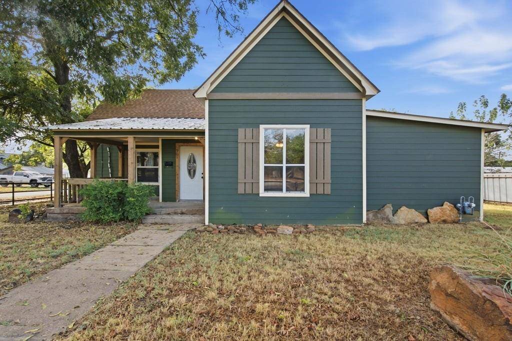 901 W 8th Street, Cisco, TX 76437