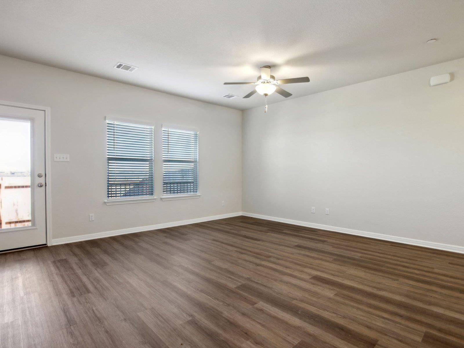 135 Calcite RD #1, Kyle, TX 78640