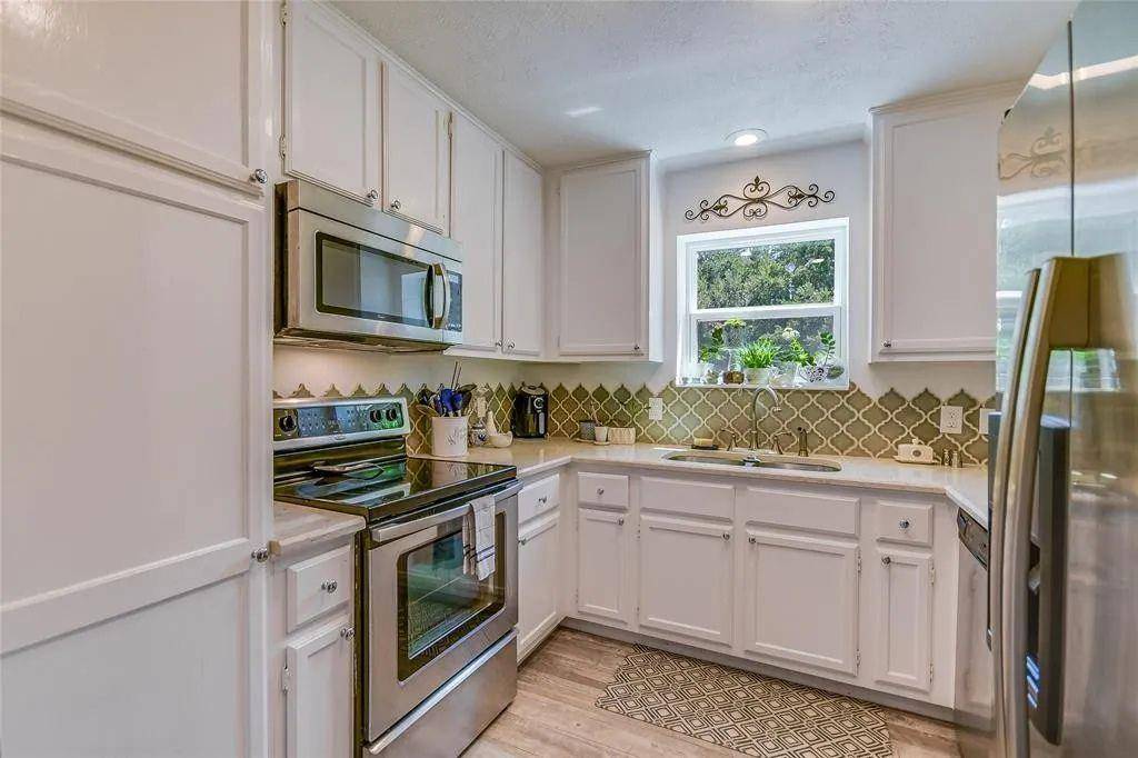 6600 Valleyside RD #B8, Austin, TX 78731