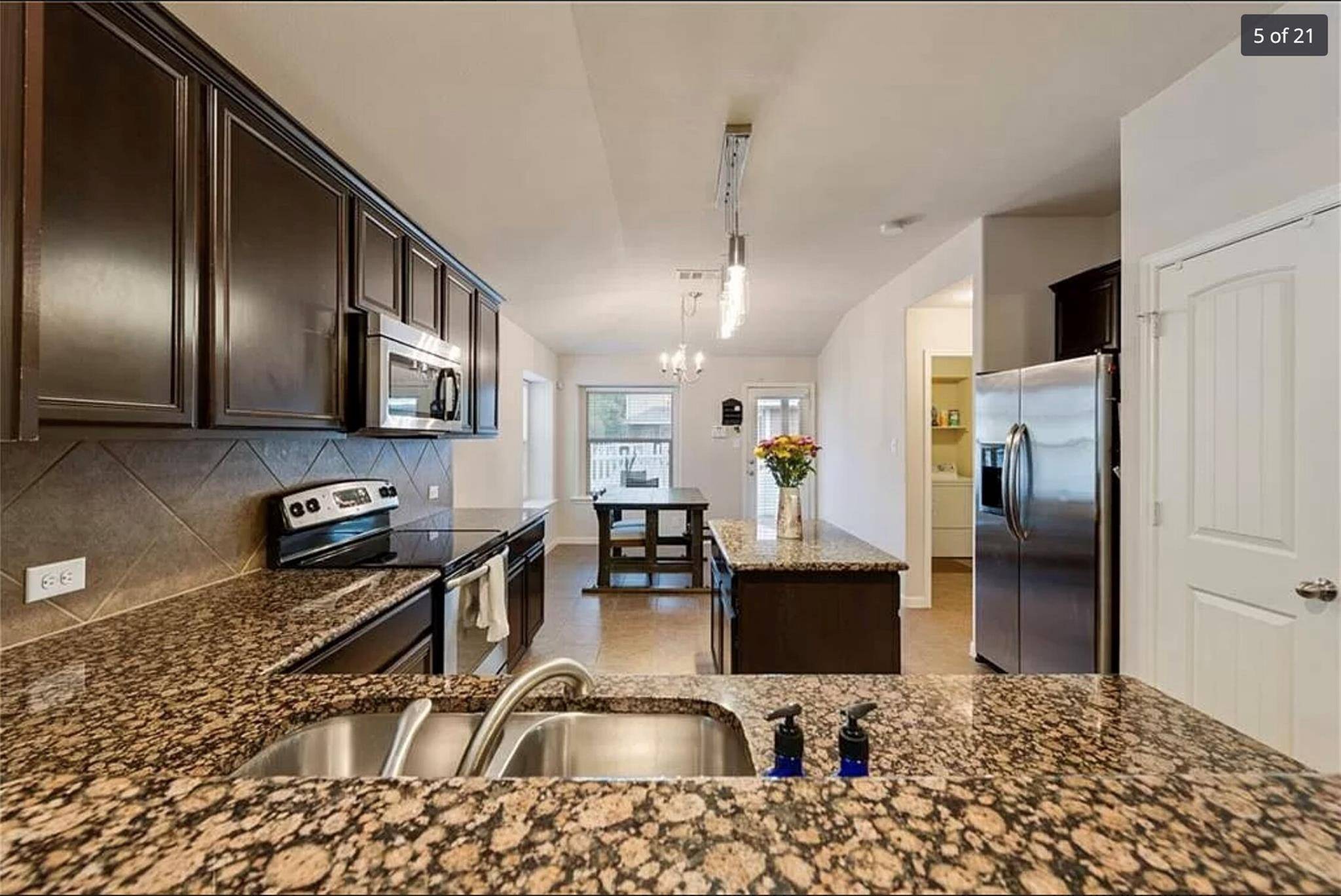 881 Heritage Springs TRL, Round Rock, TX 78664