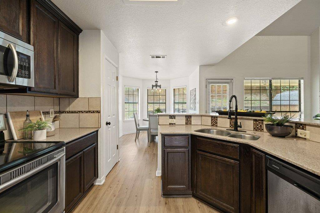 2004 Rose CIR, Harker Heights, TX 76548