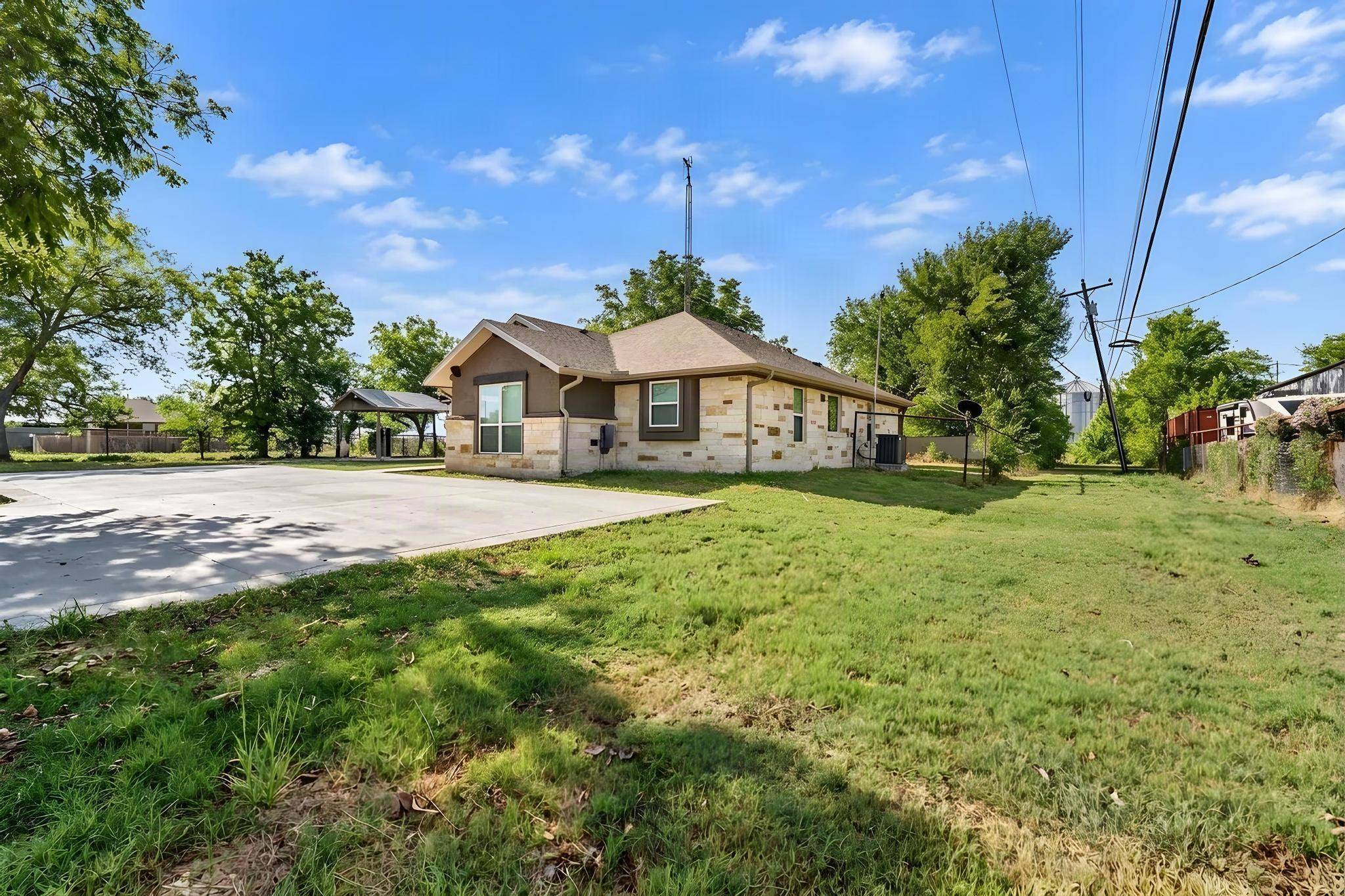 343 E Jackson ST, Bartlett, TX 76511