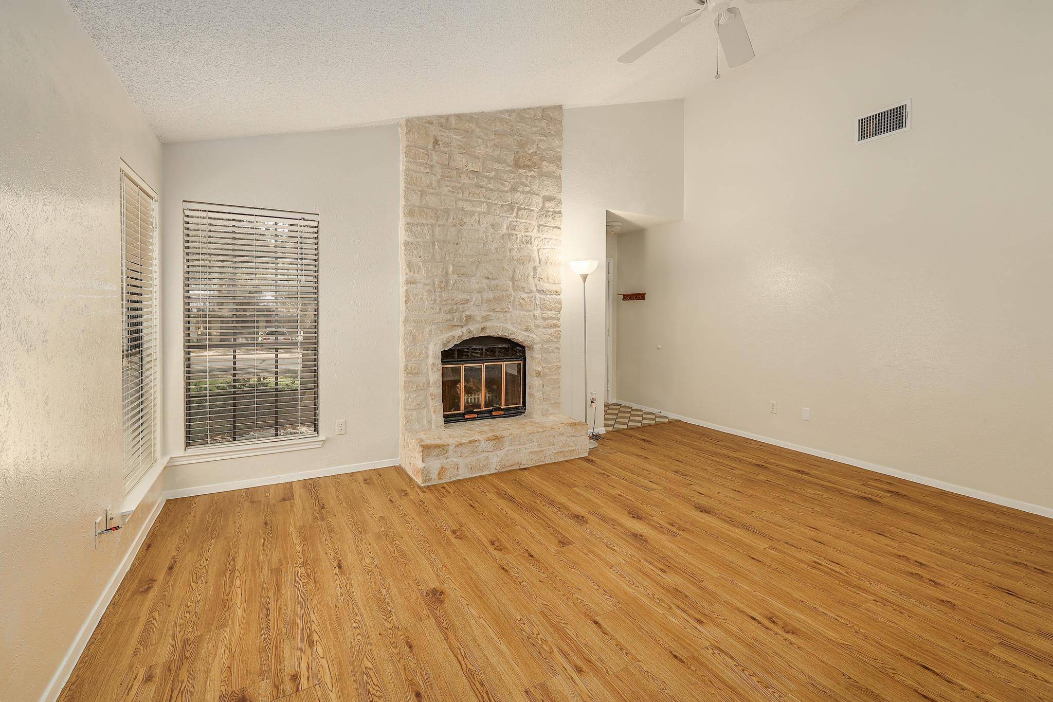 909 Wessex WAY, Austin, TX 78748