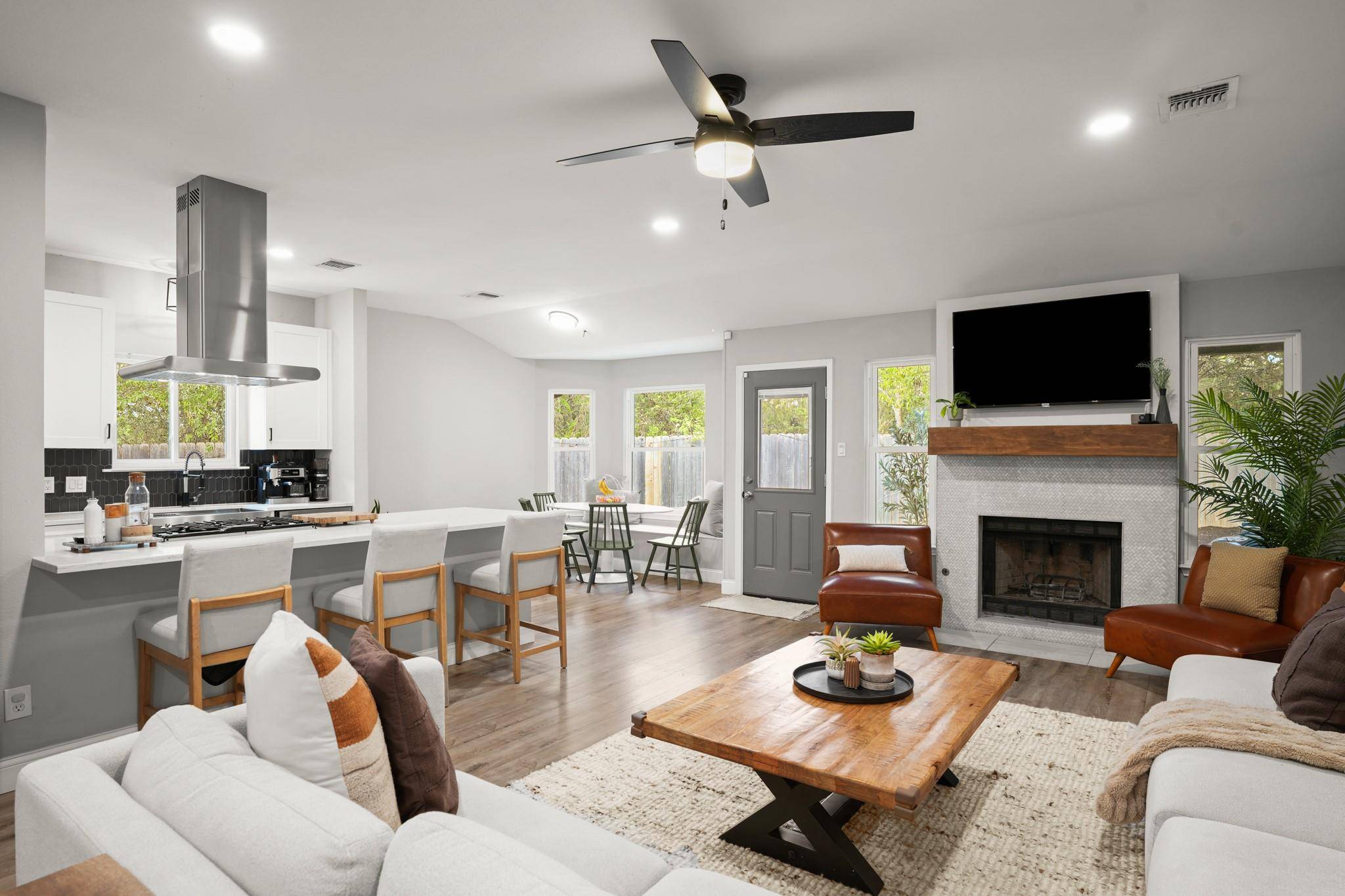 9301 Silk Oak CV, Austin, TX 78748