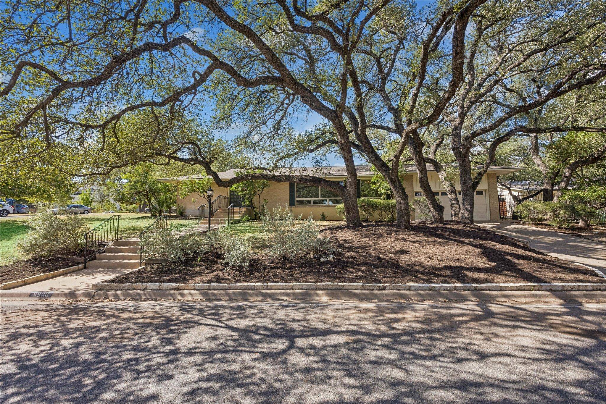5900 Overlook DR, Austin, TX 78731