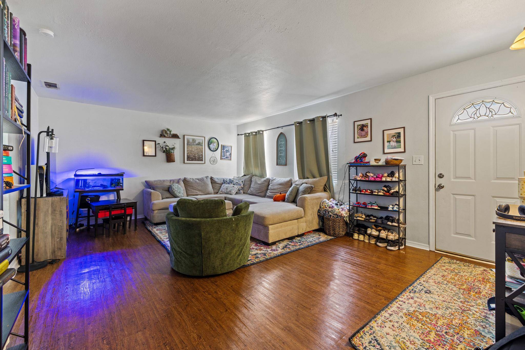 114 Fleury WAY, Fredericksburg, TX 78624