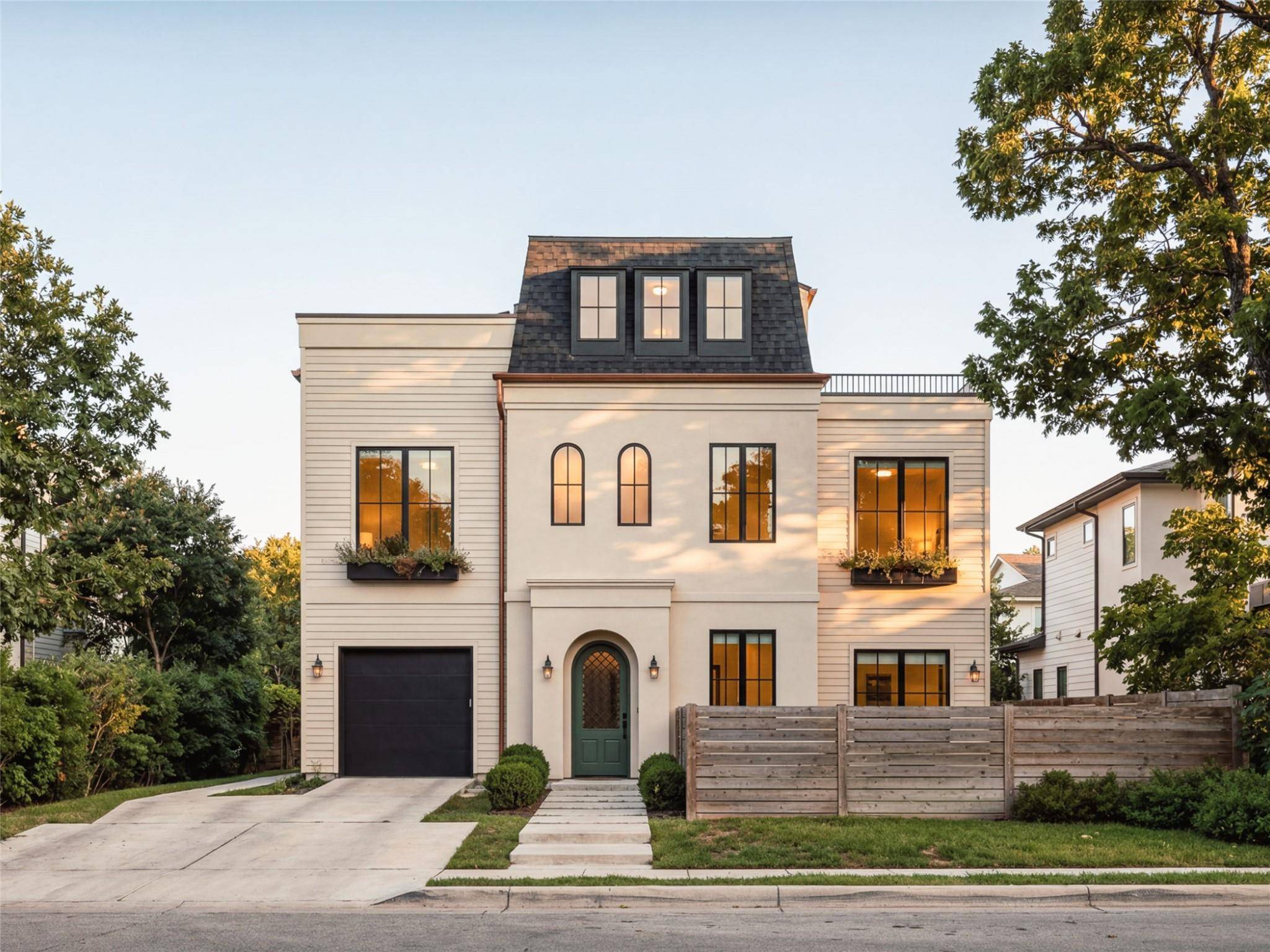 1174 Oak Grove Ave #3, Austin, TX 78702