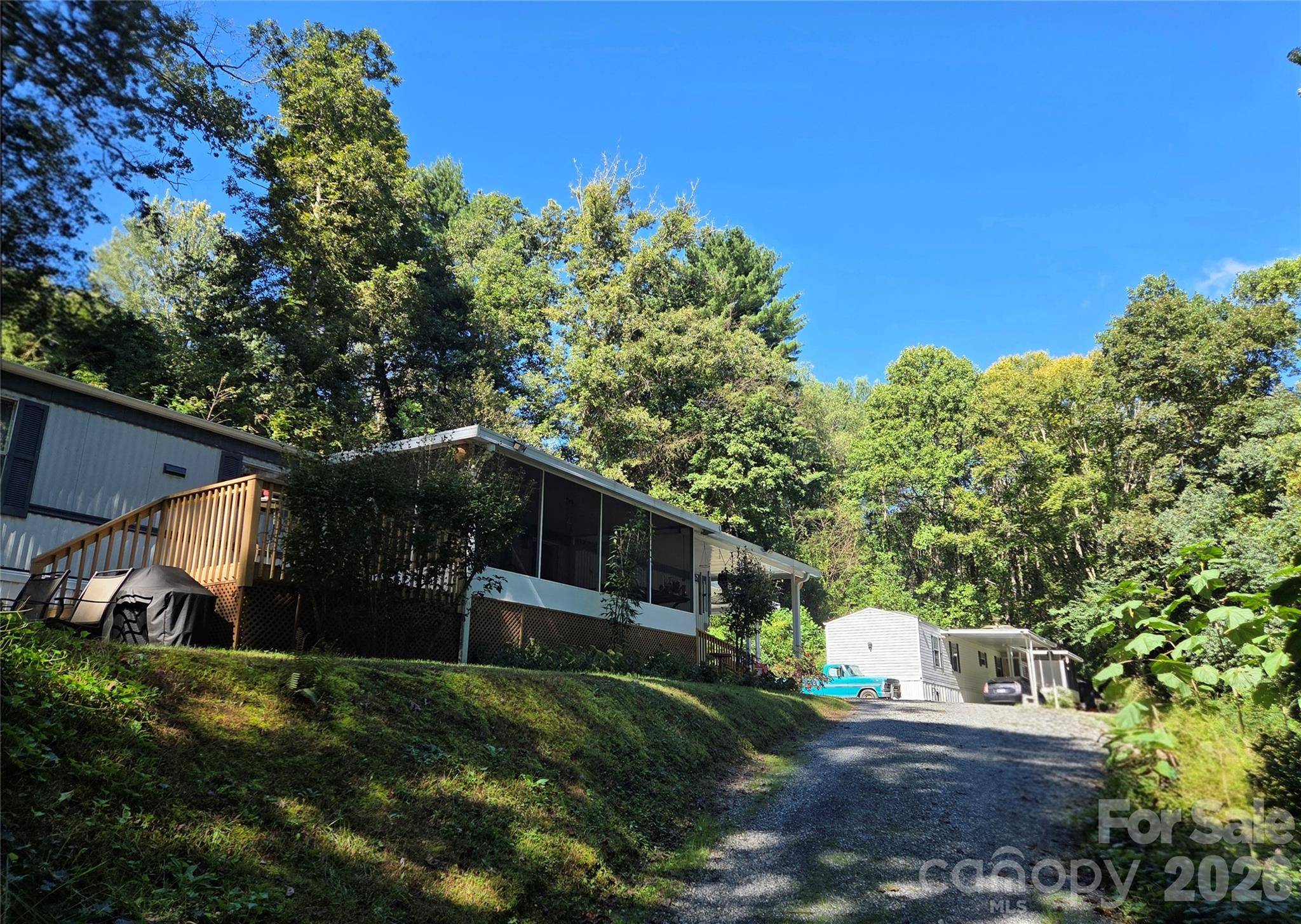 48 Melissa LN, Leicester, NC 28748