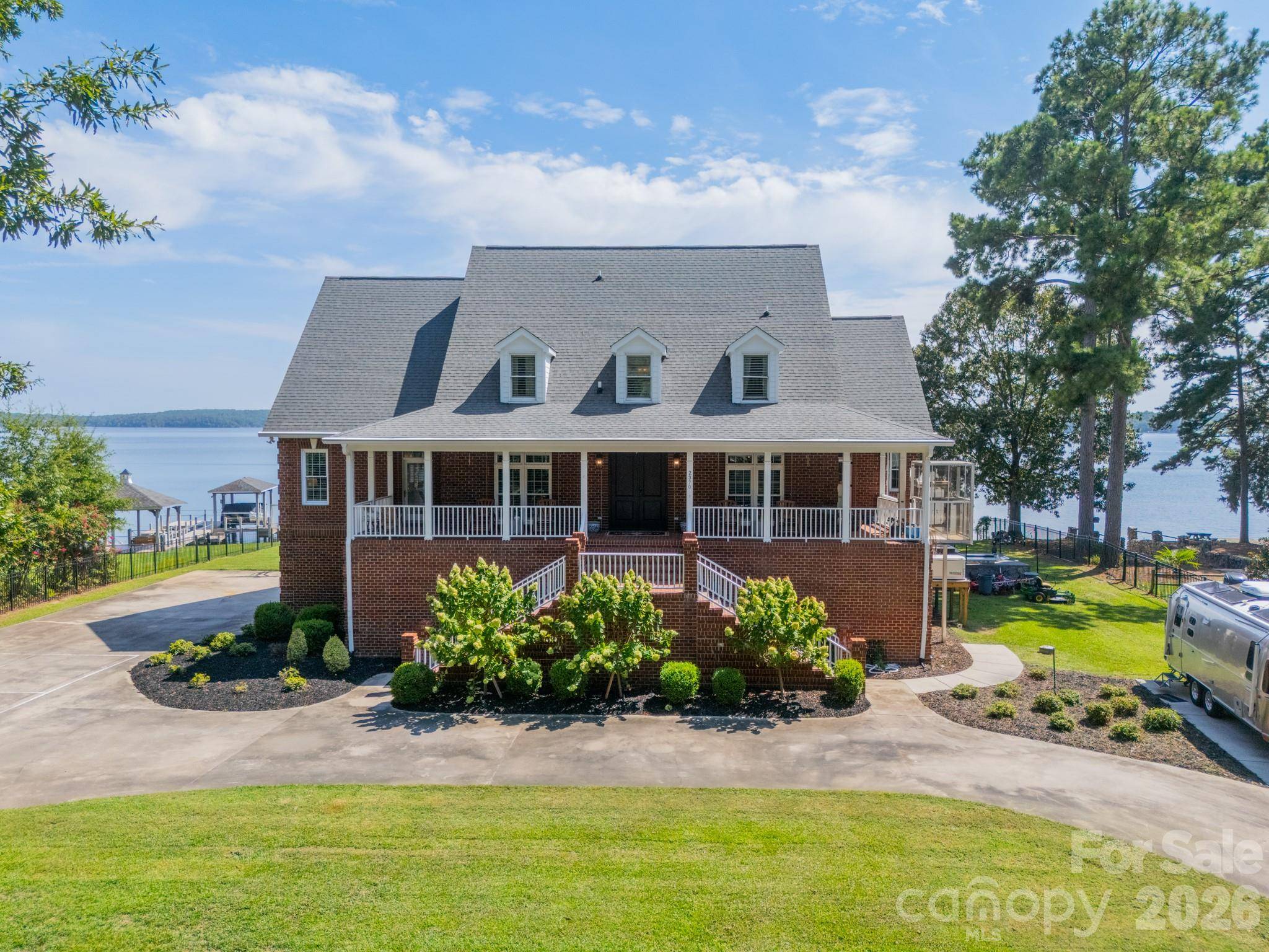 2370 Anns LOOP, Liberty Hill, SC 29074
