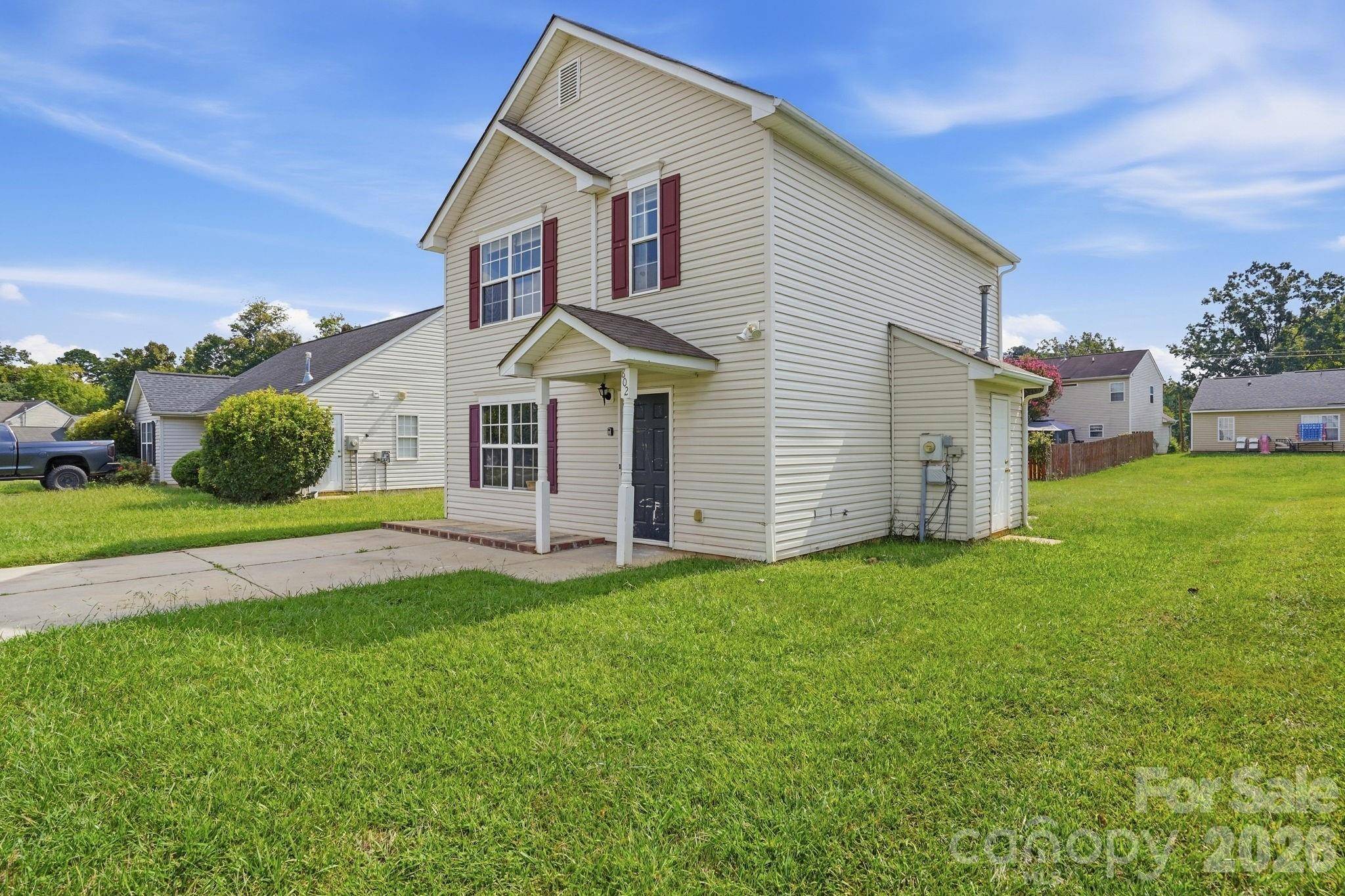802 Almora DR, Charlotte, NC 28216