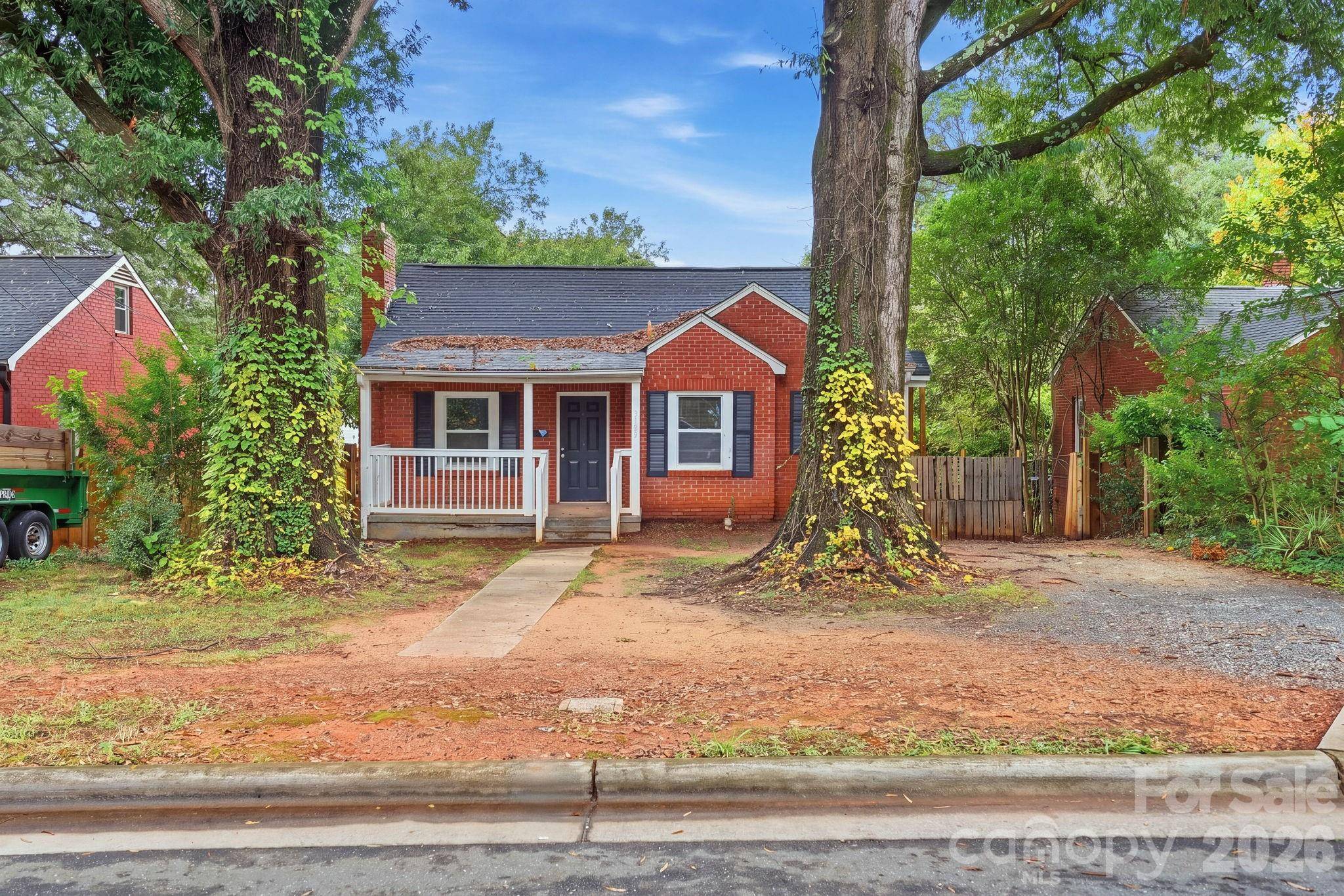 3129 Mathis DR, Charlotte, NC 28208