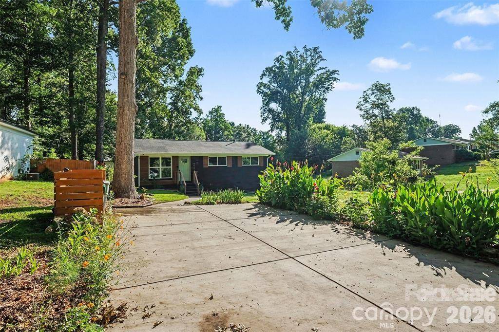 4023 Strangford AVE, Charlotte, NC 28215