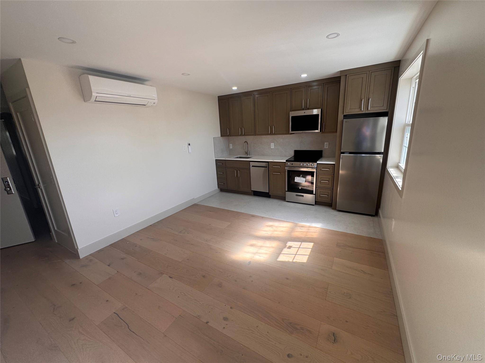2034 Colden AVE, Bronx, NY 10462