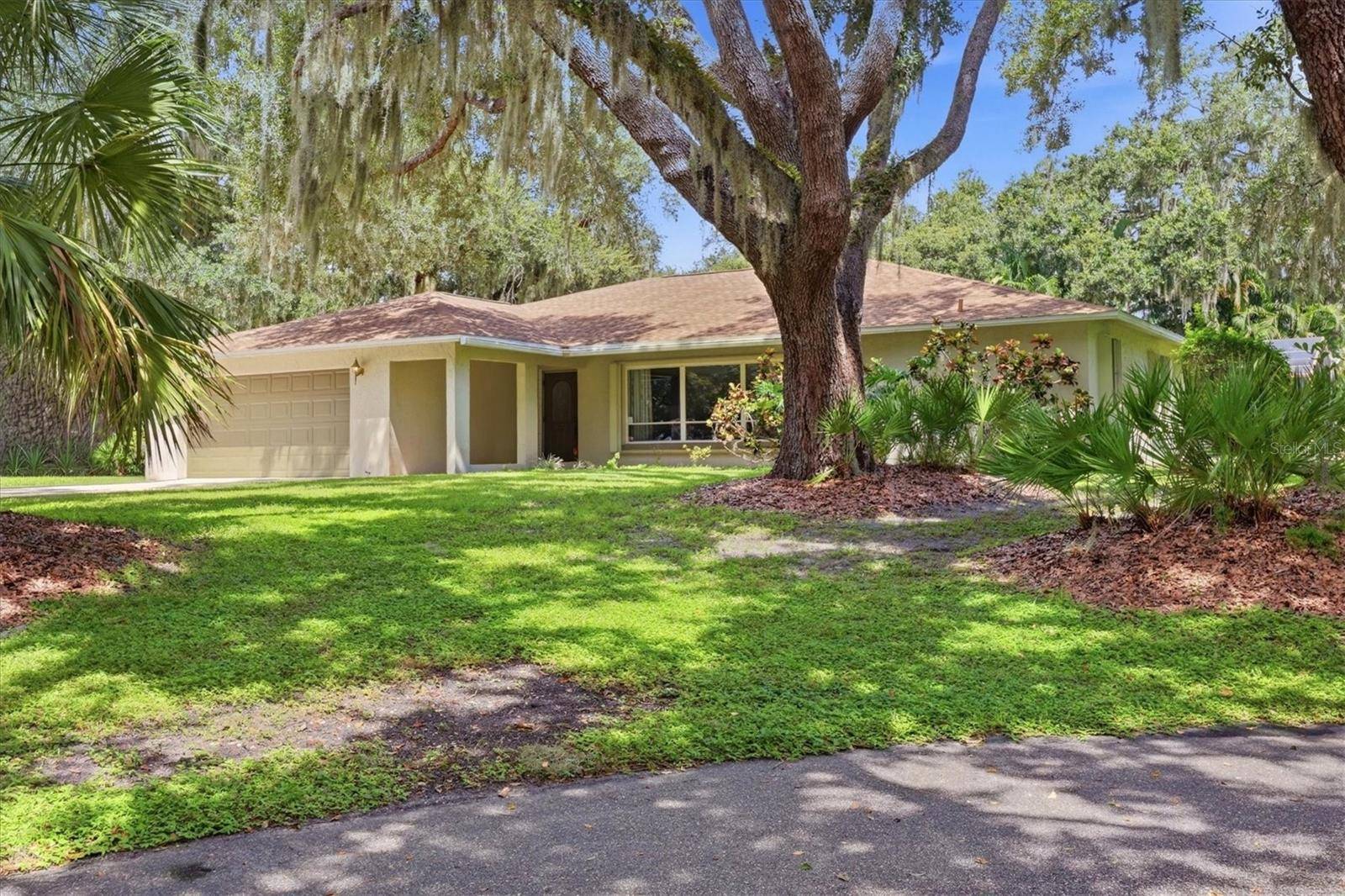 7963 N LEEWYNN DR, Sarasota, FL 34240