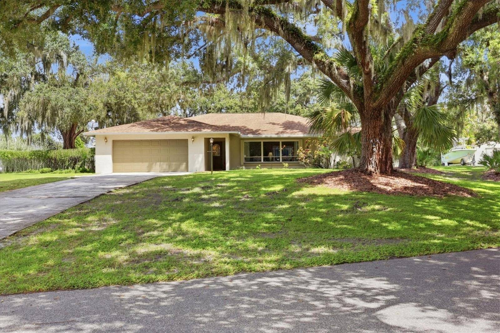 7963 N LEEWYNN DR, Sarasota, FL 34240