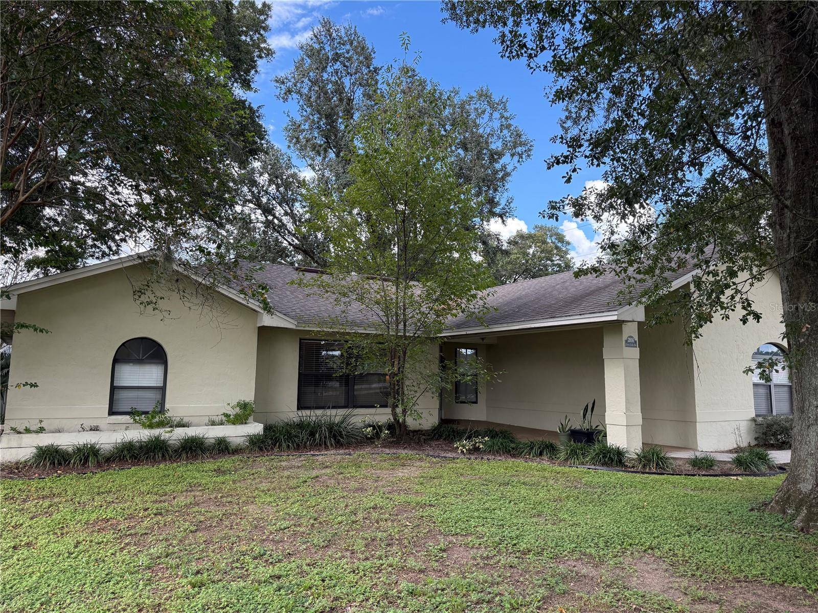 3916 CREWS LAKE DR, Lakeland, FL 33813