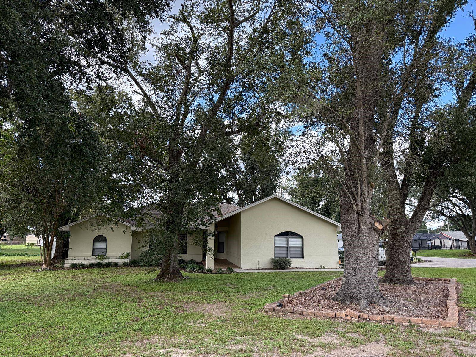 3916 CREWS LAKE DR, Lakeland, FL 33813