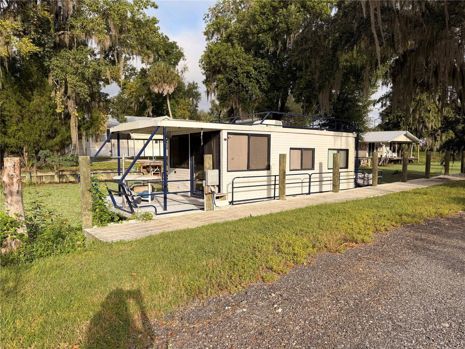 56315 HICKORY RD, Astor, FL 32102