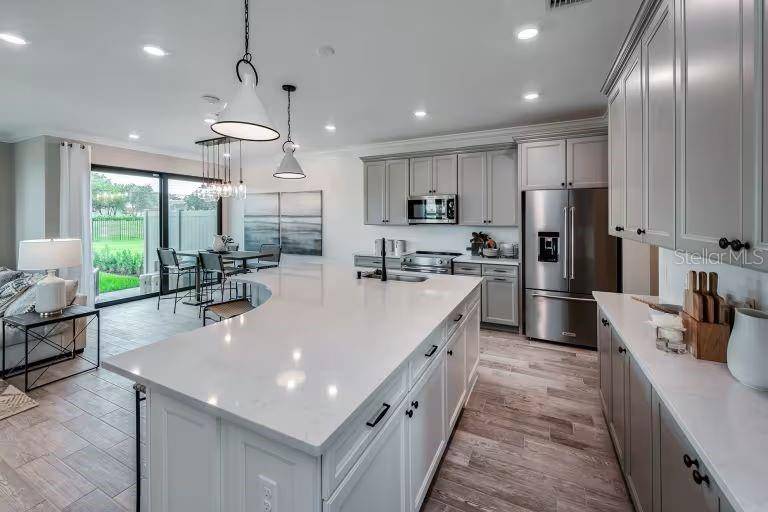 6817 NIGHT SKY WAY, Wesley Chapel, FL 33545