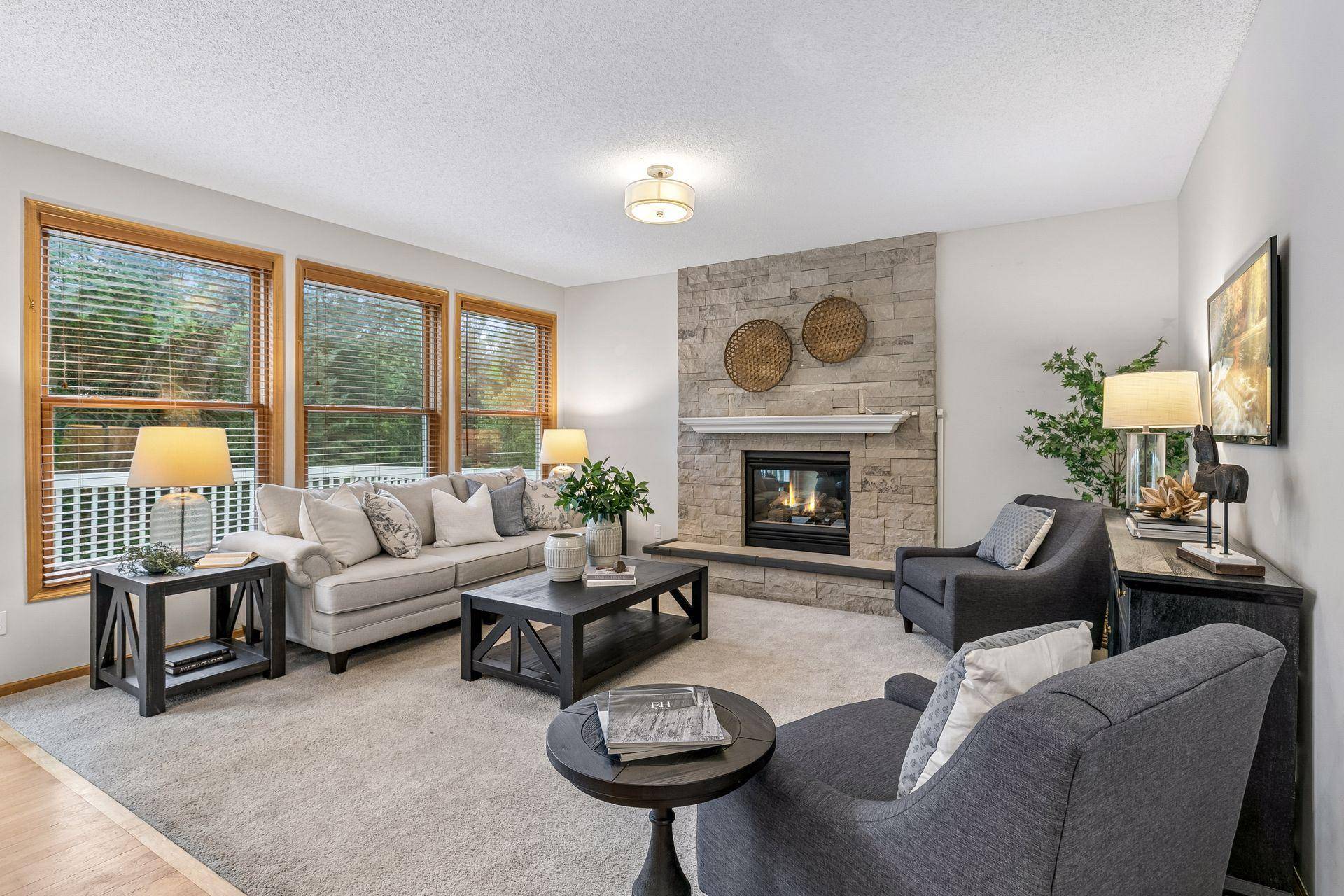 2719 Longacres DR, Chanhassen, MN 55317
