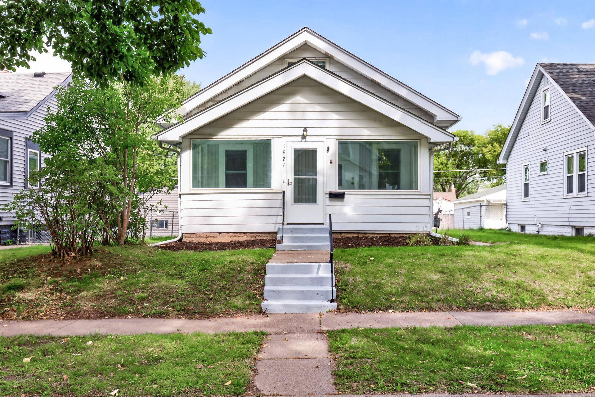 1927 Sherwood AVE, Saint Paul, MN 55119
