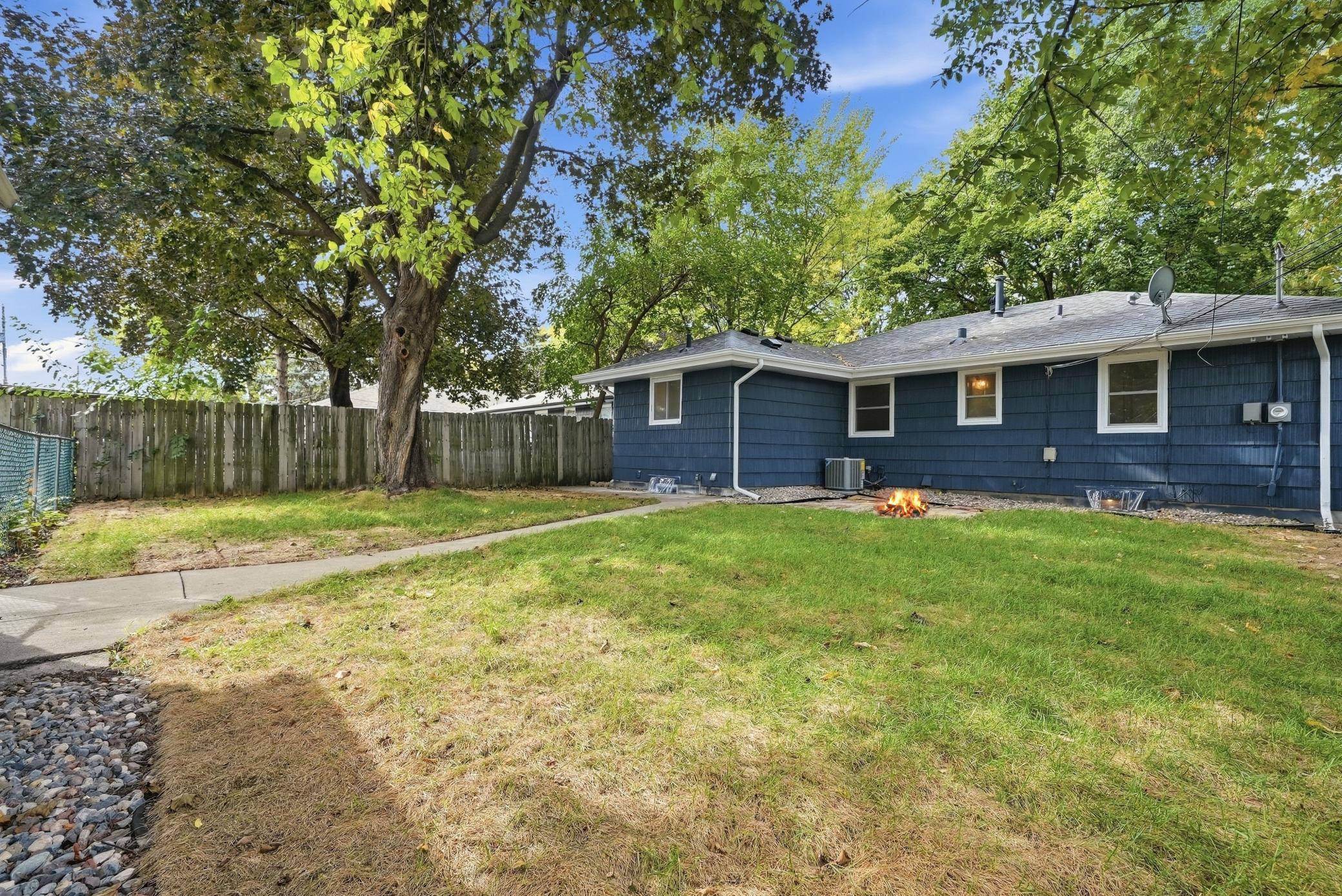 5130 Queen AVE N, Minneapolis, MN 55430