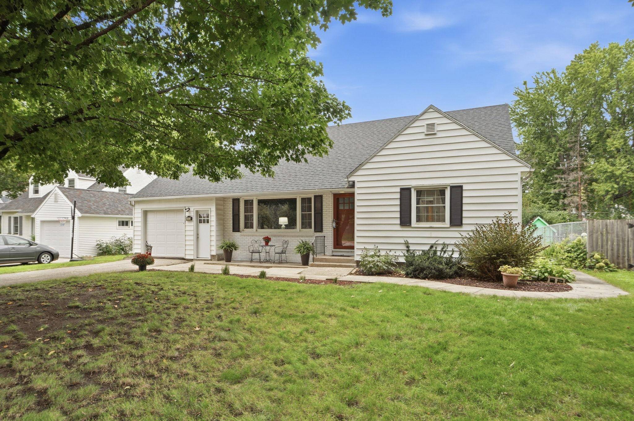 717 Memorial Pkwy SW, Rochester, MN 55902