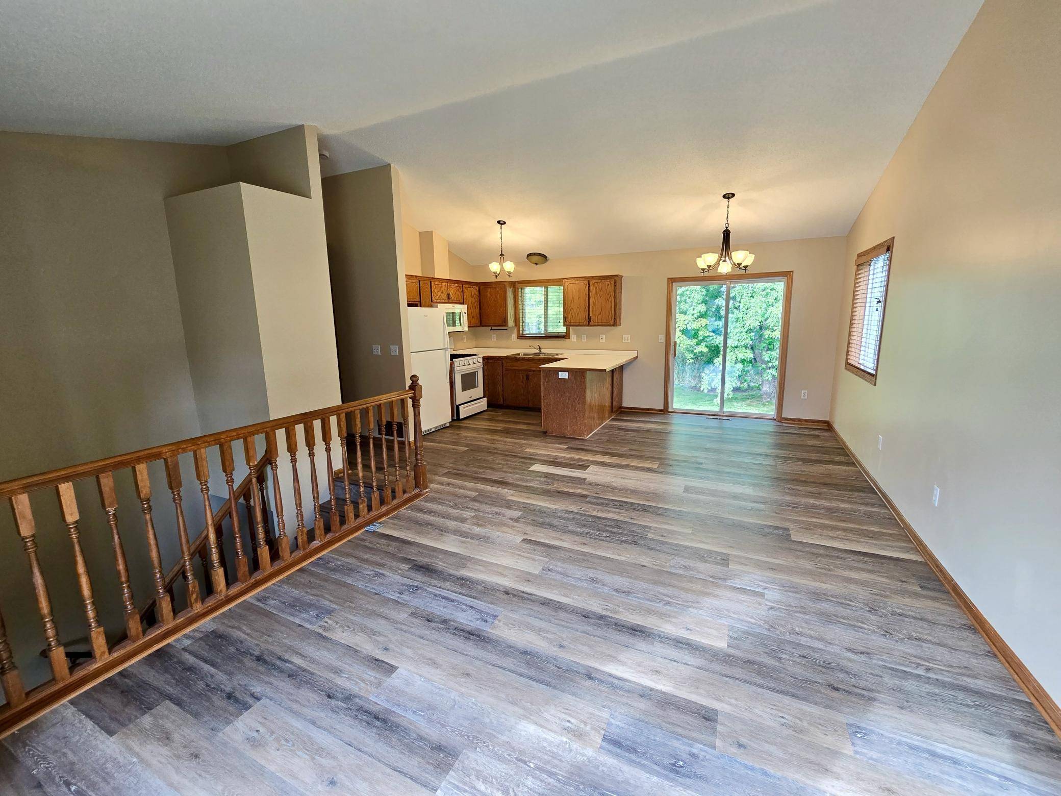 29550 Broadway ST, Lindstrom, MN 55045