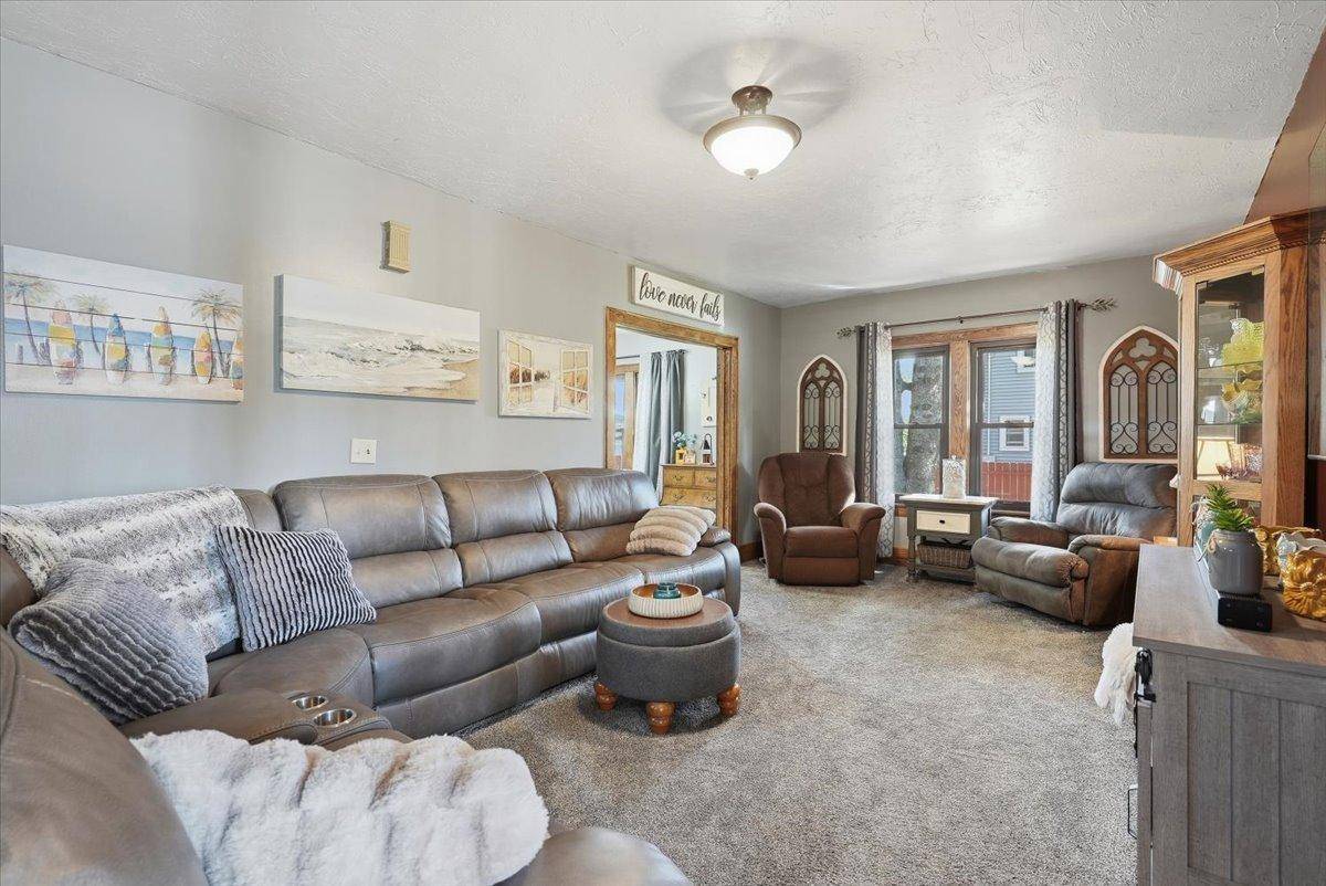 1110 Florence ST, Baldwin, WI 54002