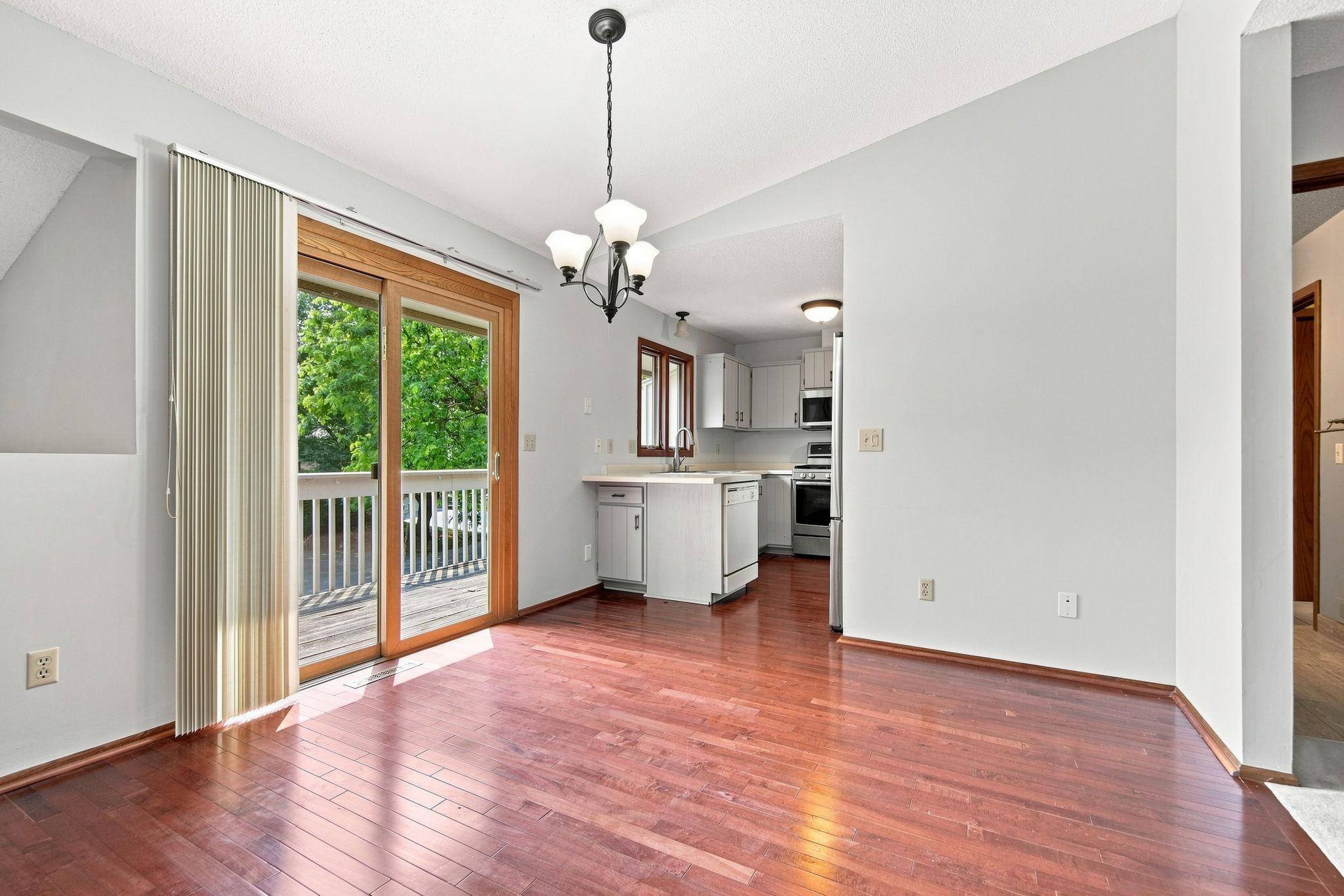 7232 Woodstock DR, Bloomington, MN 55438