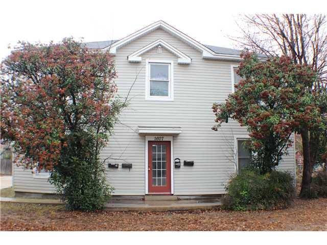1607 S Austin Ave #D, Georgetown, TX 78626
