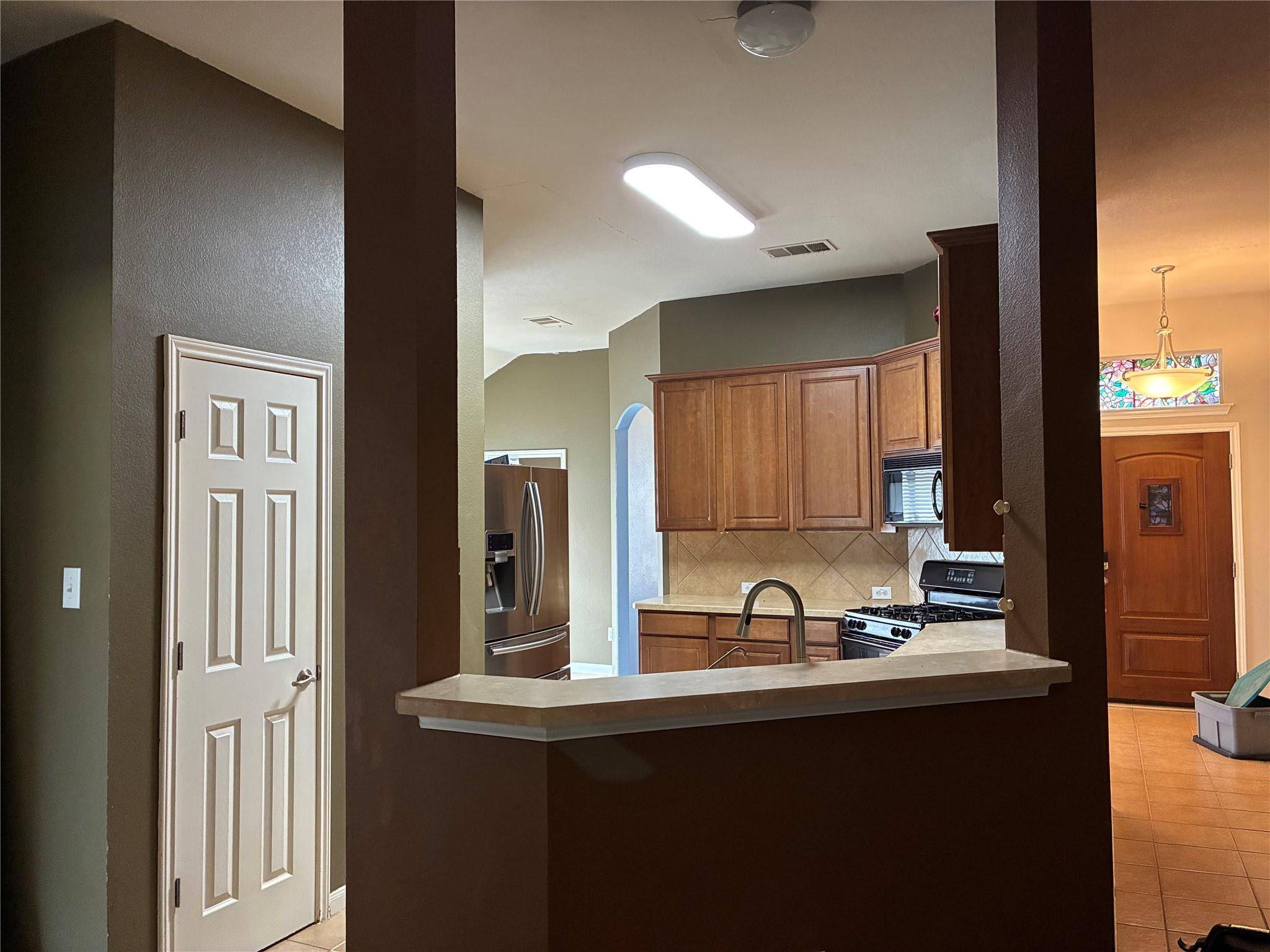833 Dark Horse LN, Buda, TX 78610