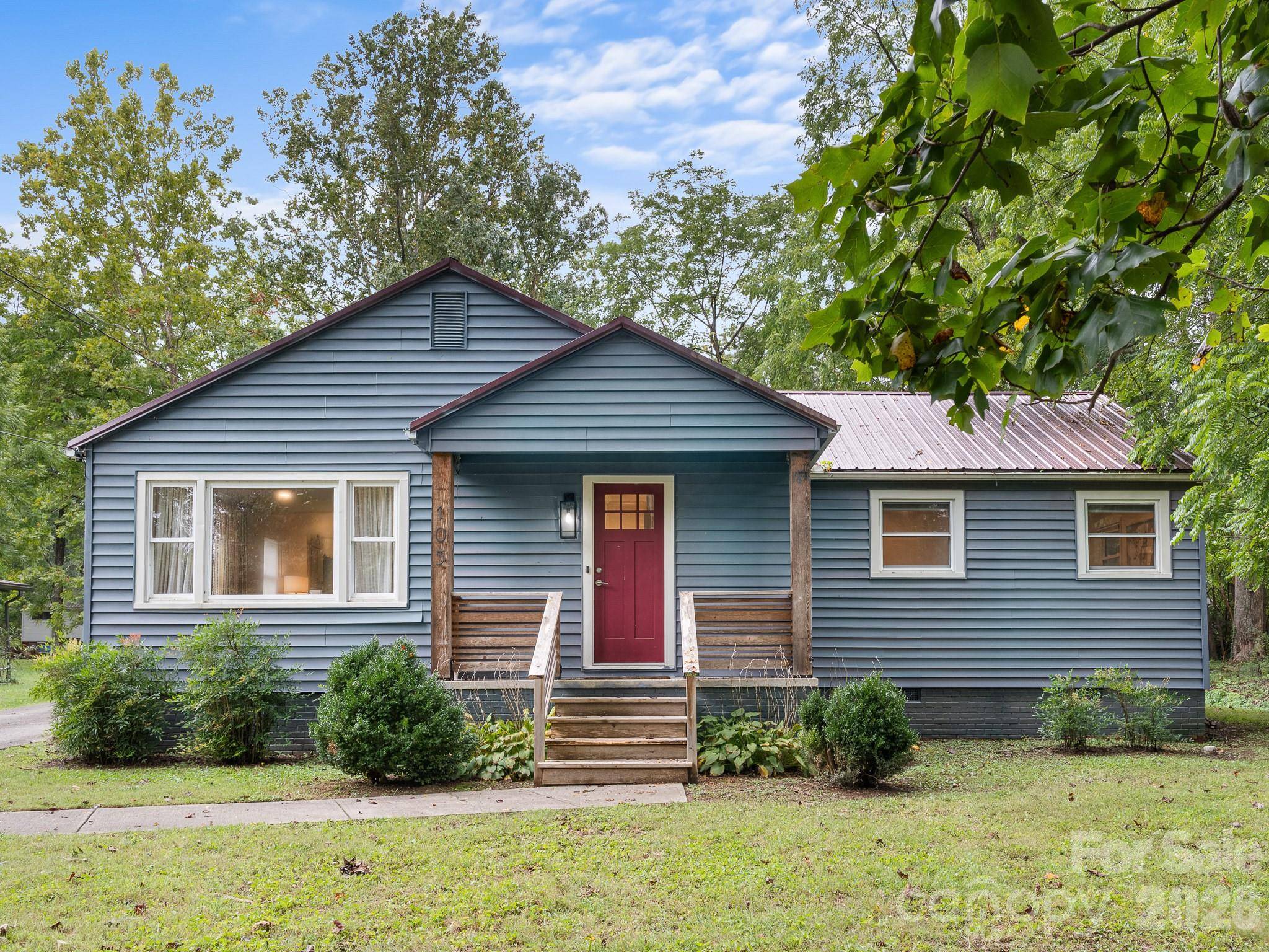 105 Robinson AVE, Brevard, NC 28712