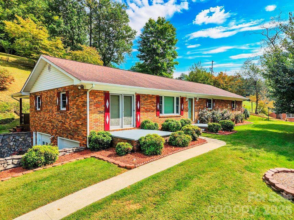 6762 US Highway 421 HWY N, Vilas, NC 28692